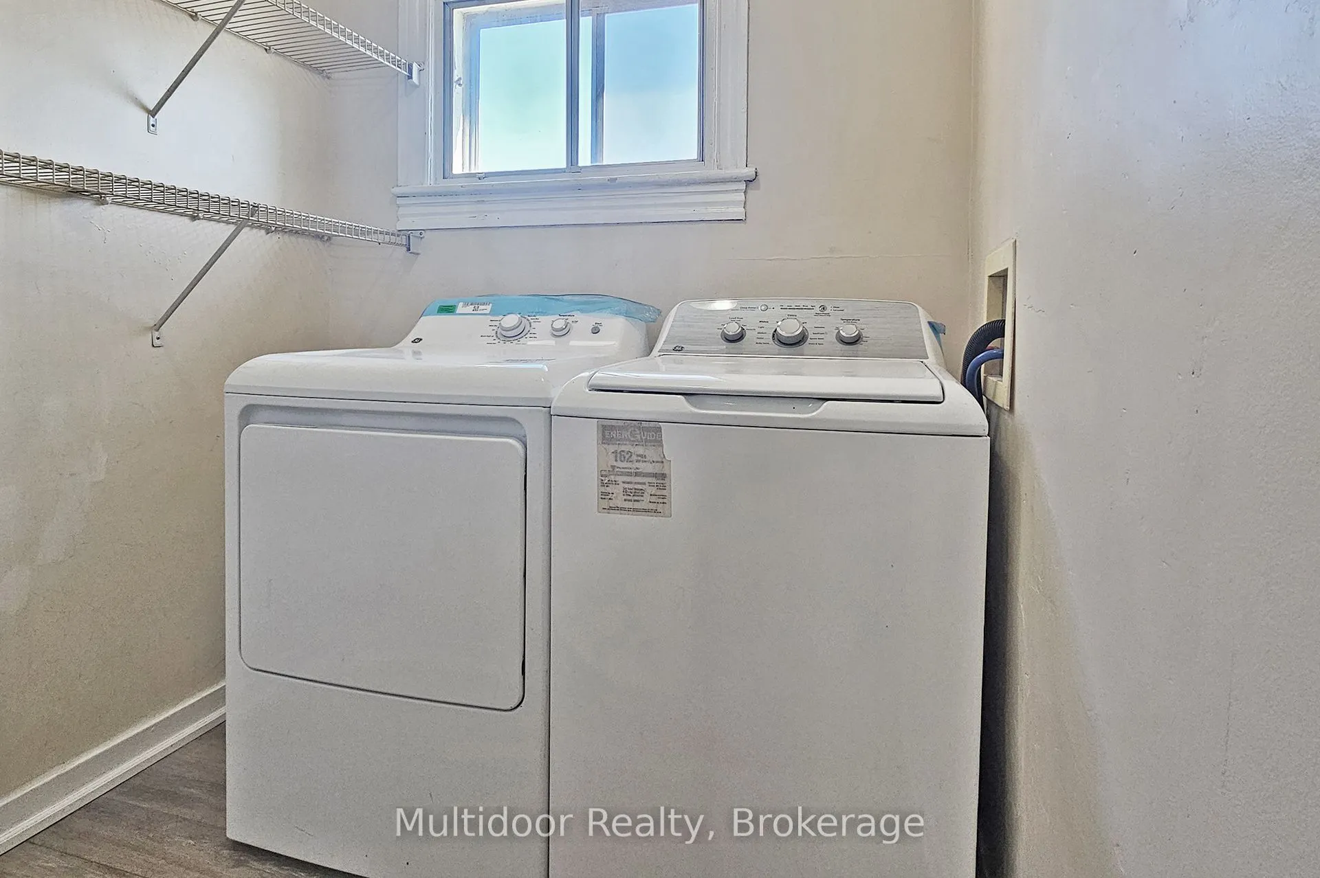 95 Sanford Avenue N, #Upper