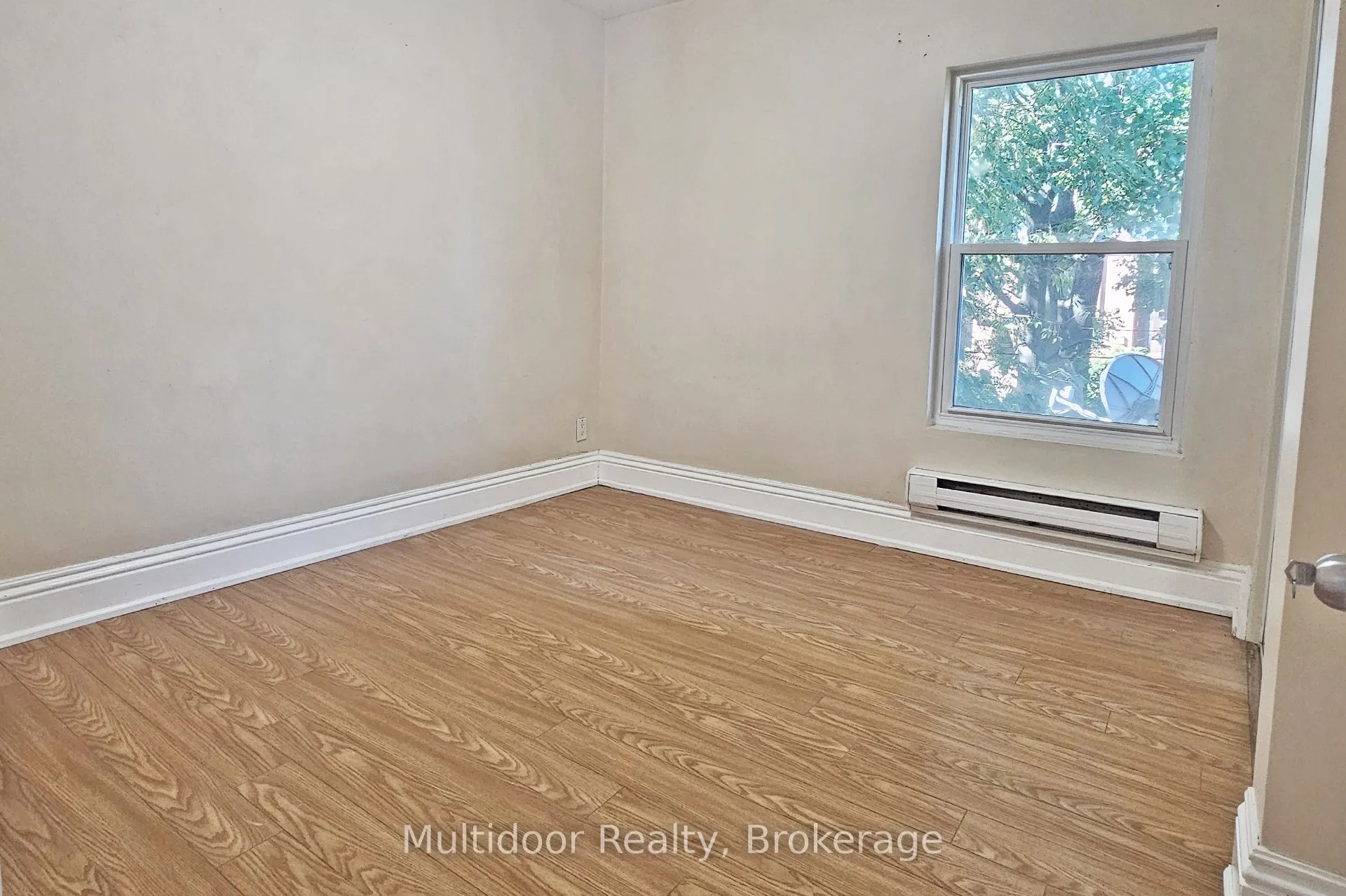 95 Sanford Avenue N, #Upper