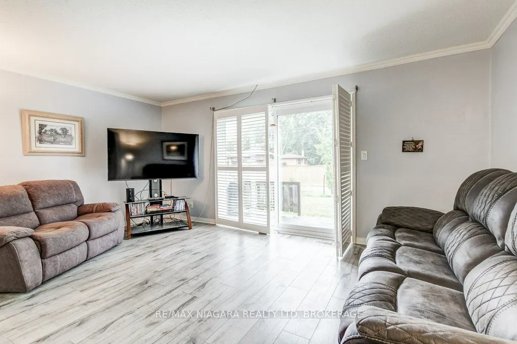 4230 Meadowvale Drive, #7