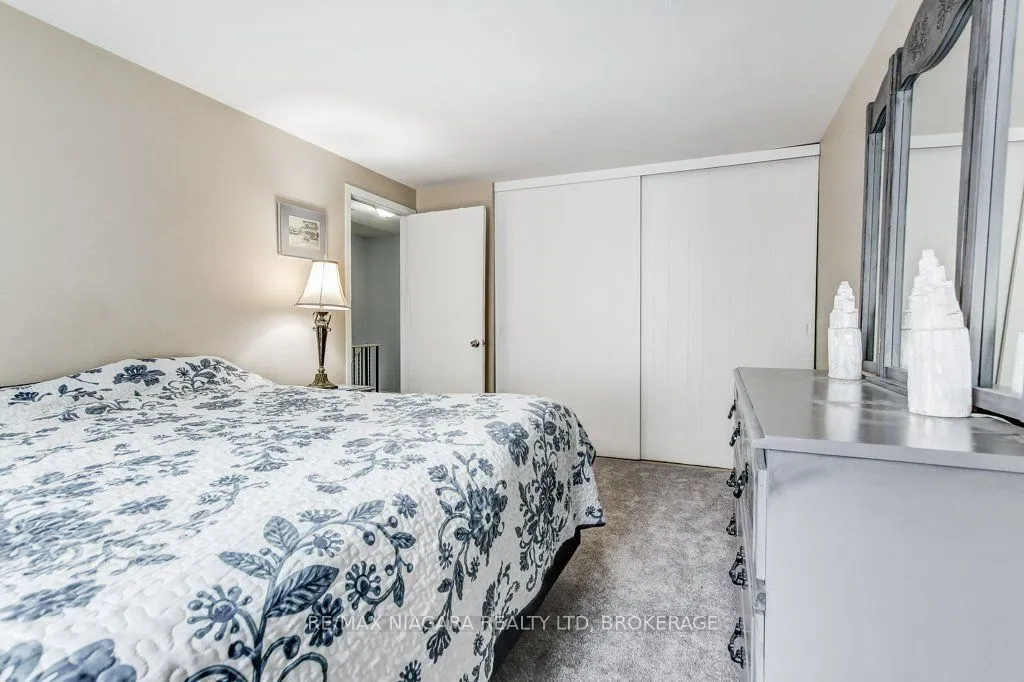 4230 Meadowvale Drive, #7