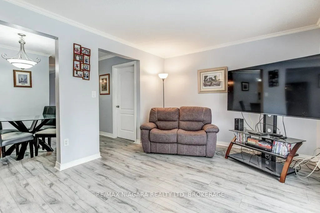 4230 Meadowvale Drive, #7
