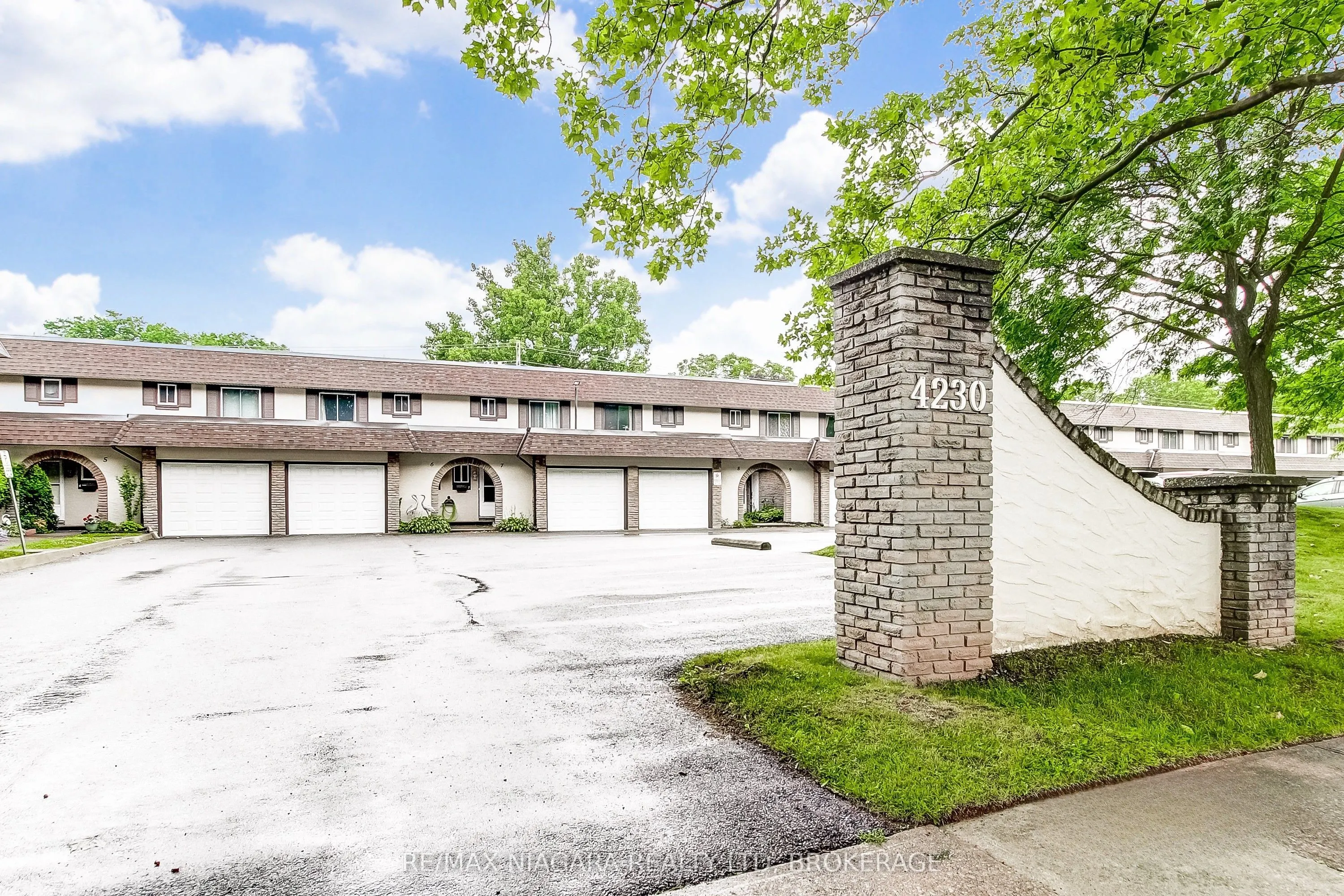 4230 Meadowvale Drive, #7