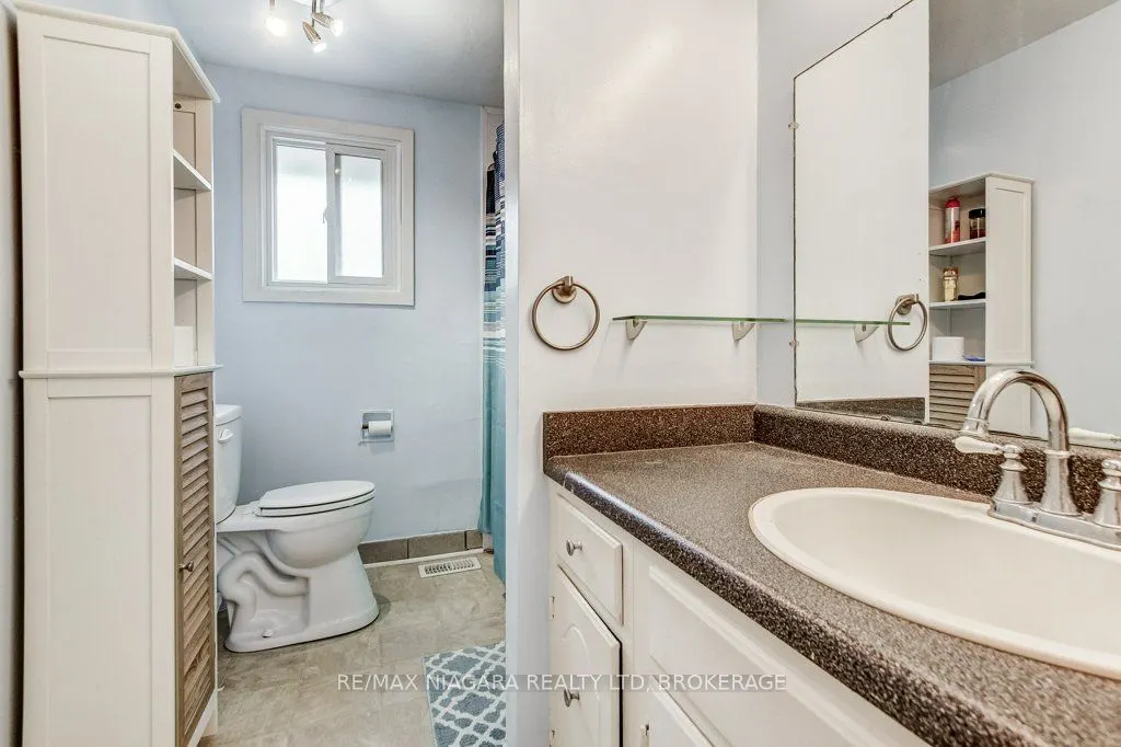 4230 Meadowvale Drive, #7