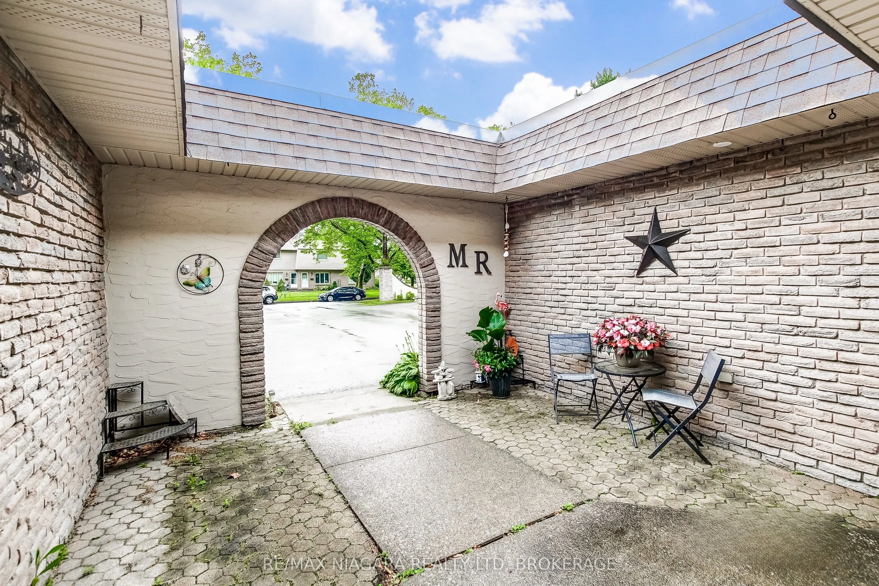4230 Meadowvale Drive, #7