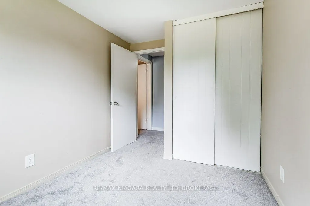 4230 Meadowvale Drive, #7