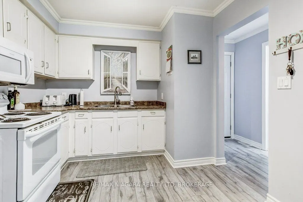 4230 Meadowvale Drive, #7