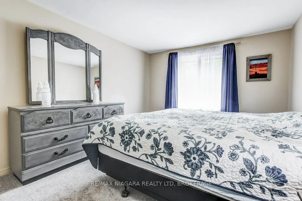 4230 Meadowvale Drive, #7