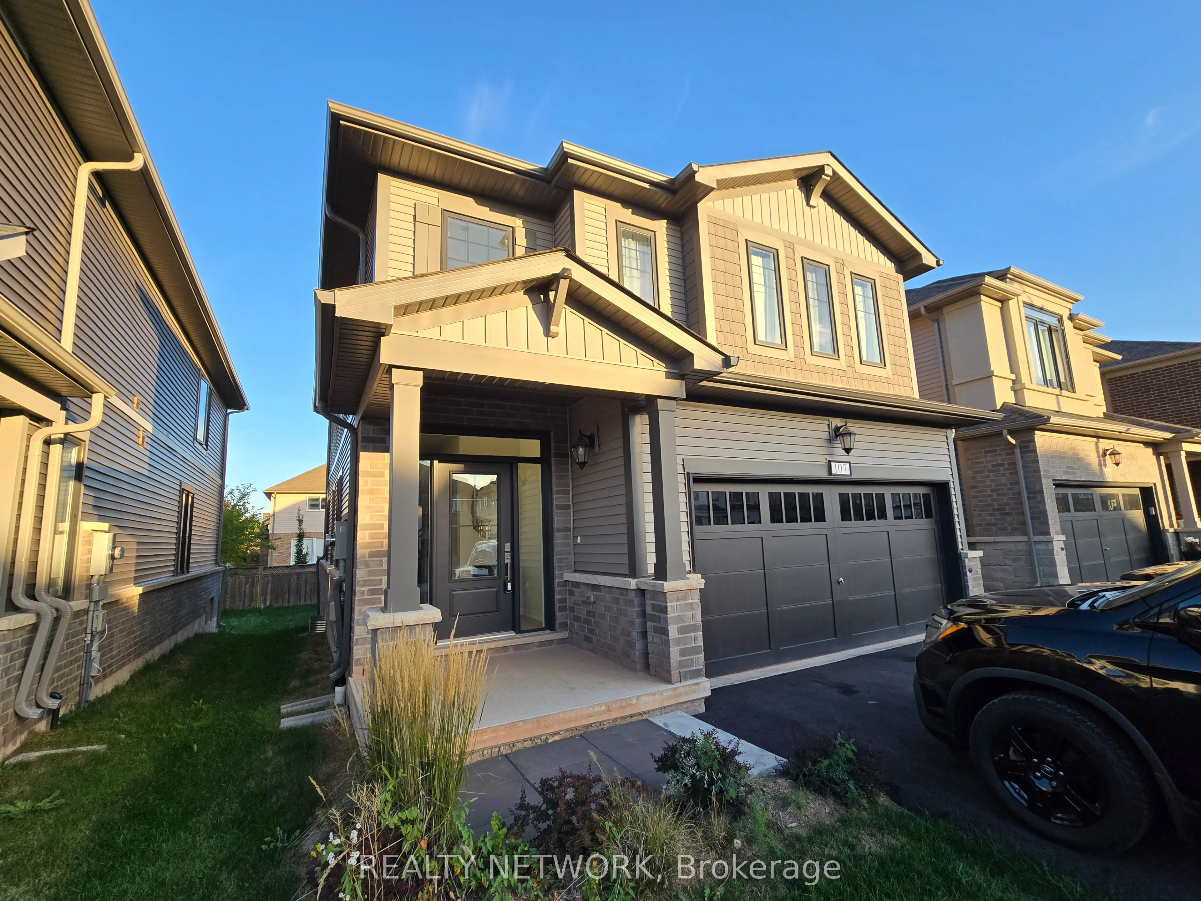 107 Starfire Crescent
