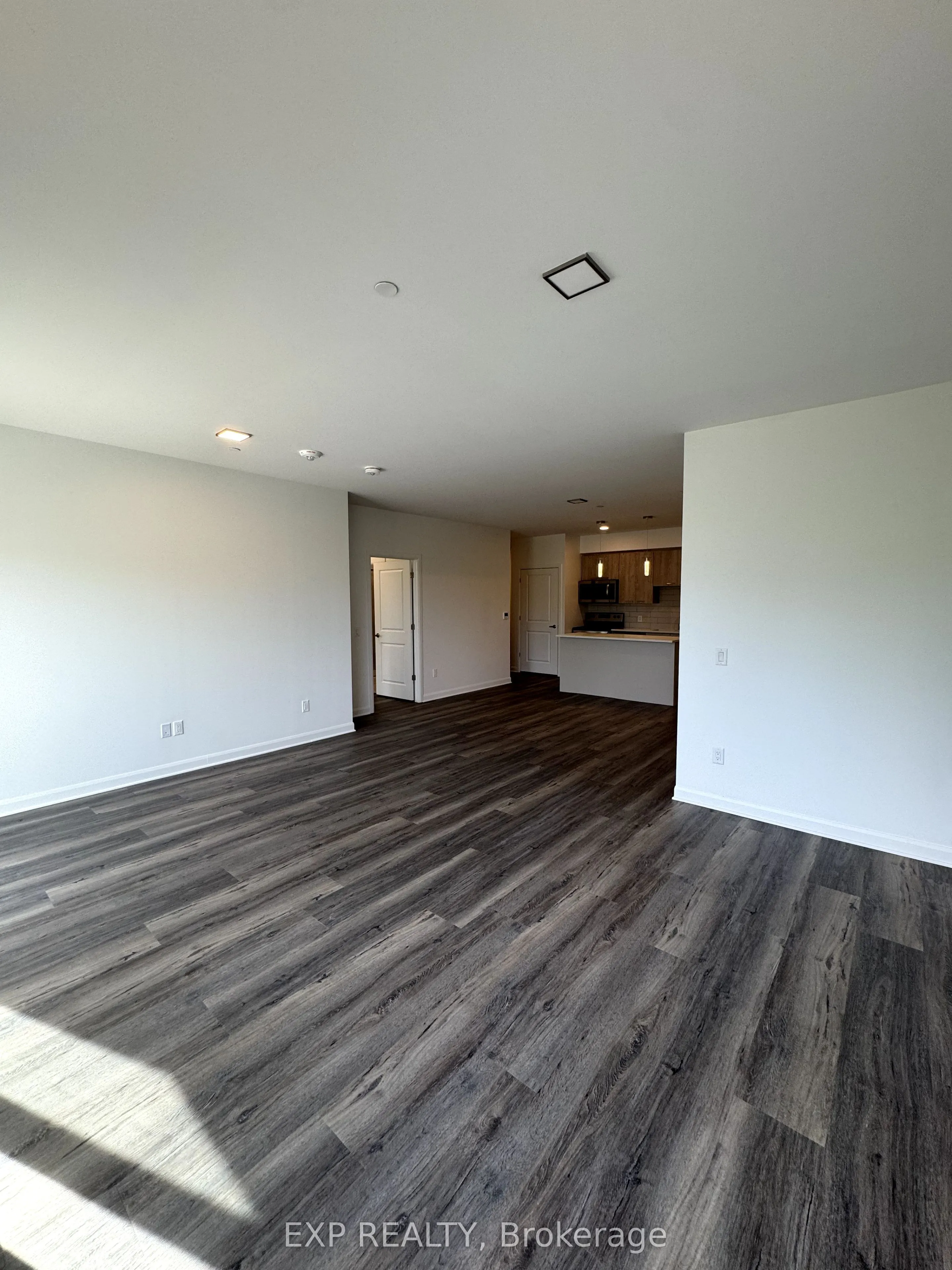 4842 Bank Street, #212