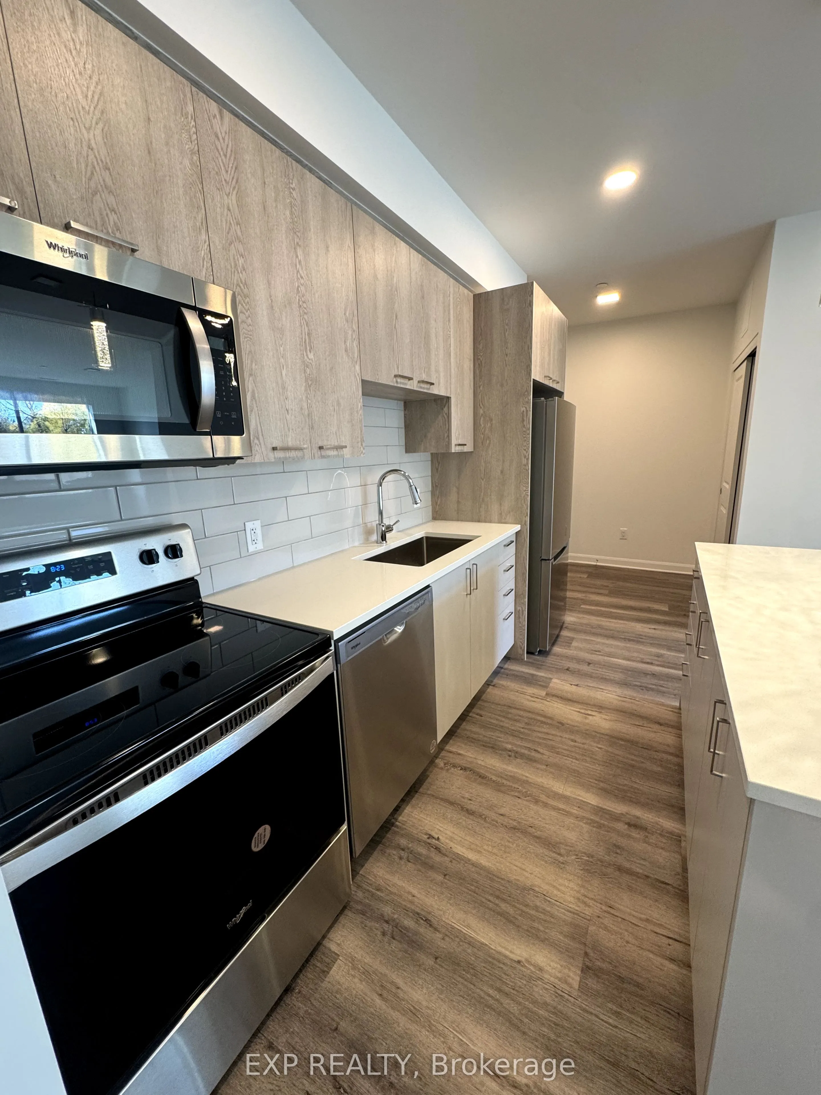 4842 Bank Street, #212