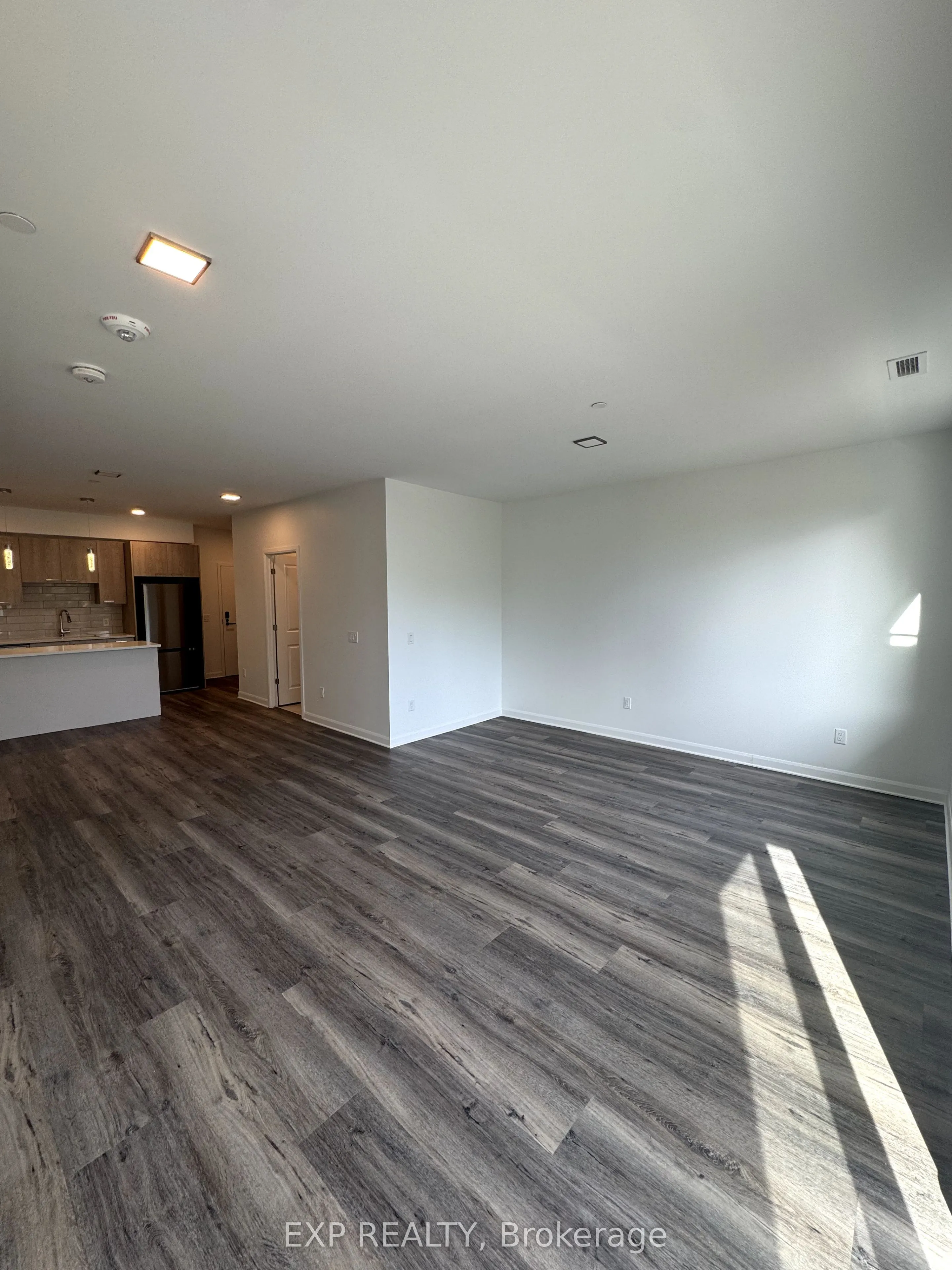 4842 Bank Street, #212