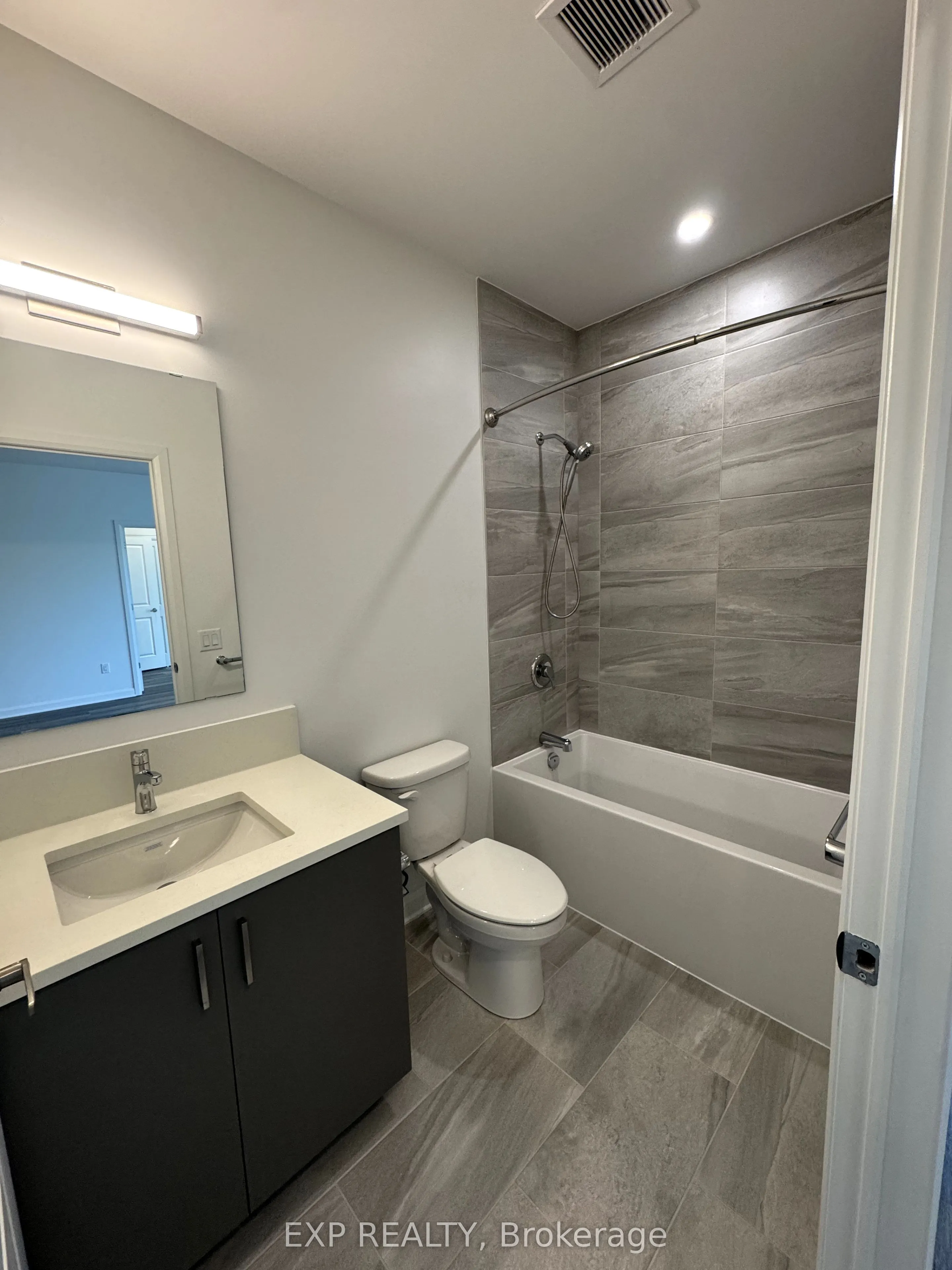4842 Bank Street, #212