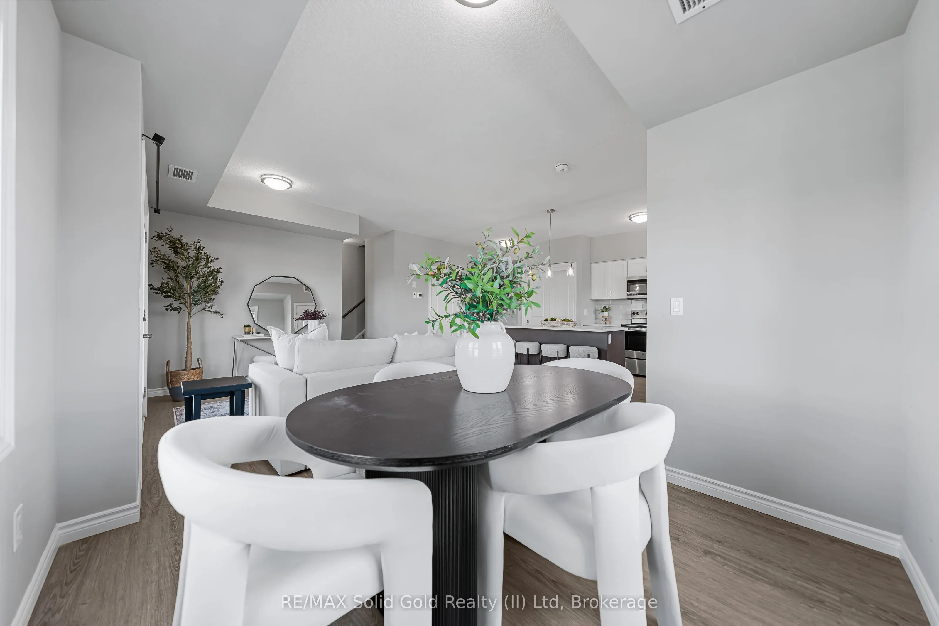 408 Guelph Avenue, #20