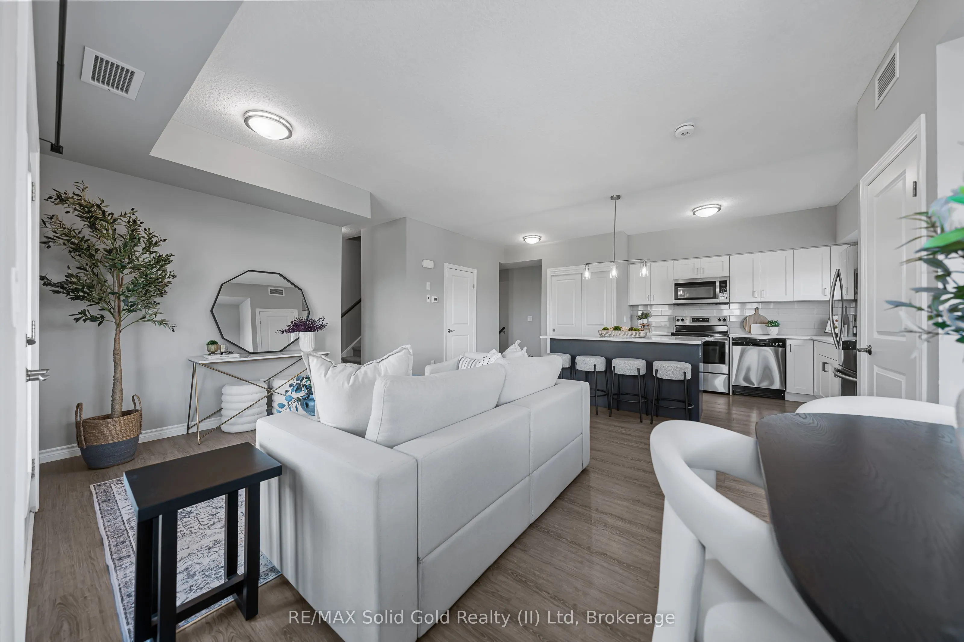408 Guelph Avenue, #20