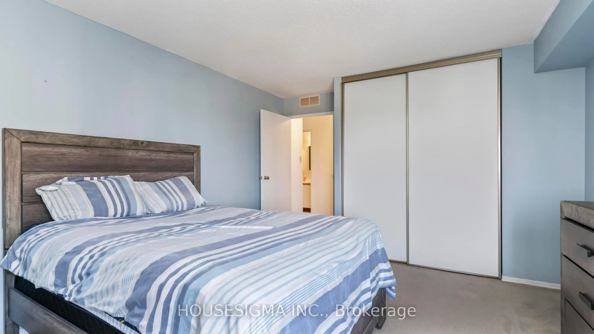 860 Commissioners Road E, #903