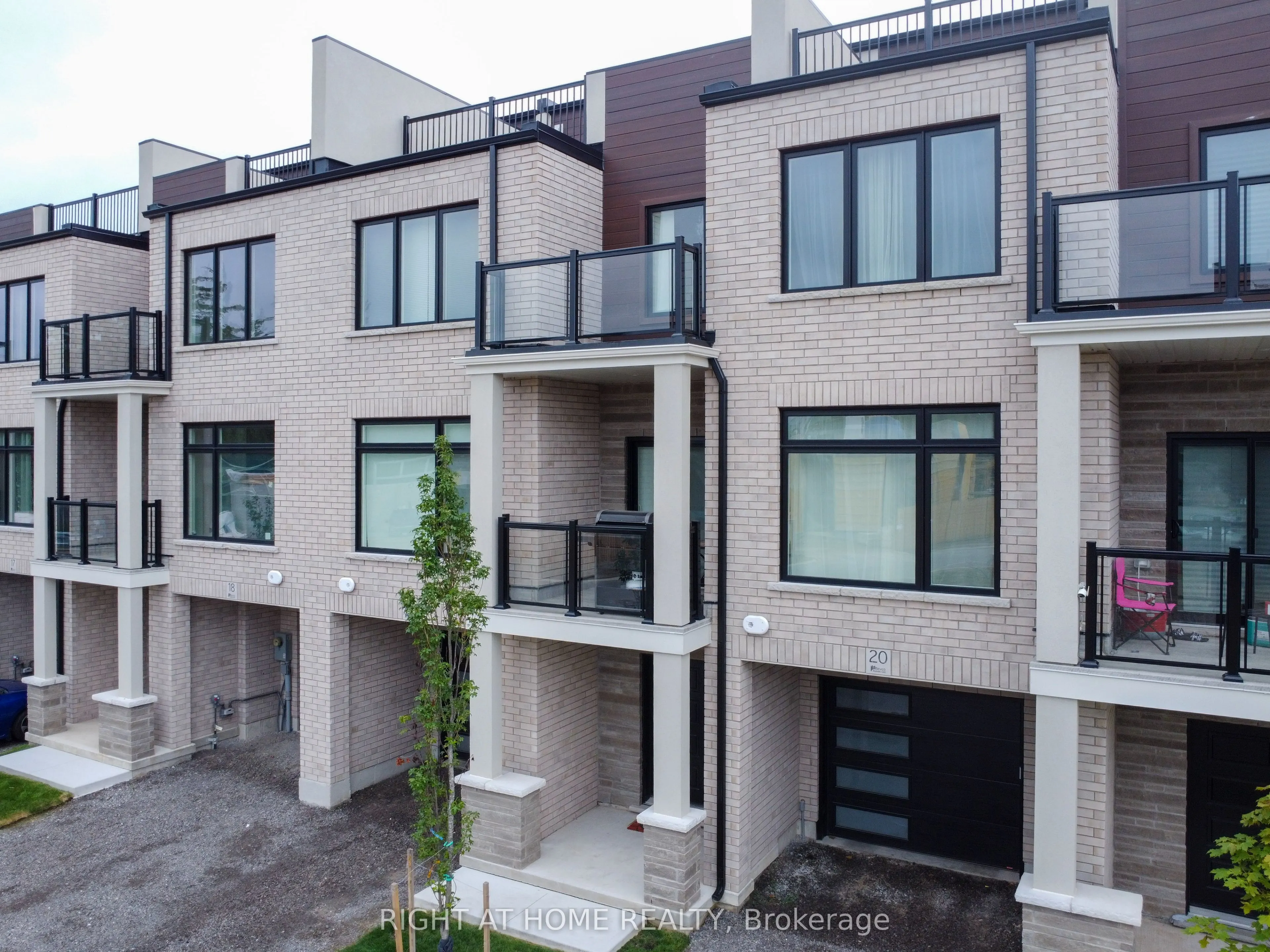 292 VINE Street, #19