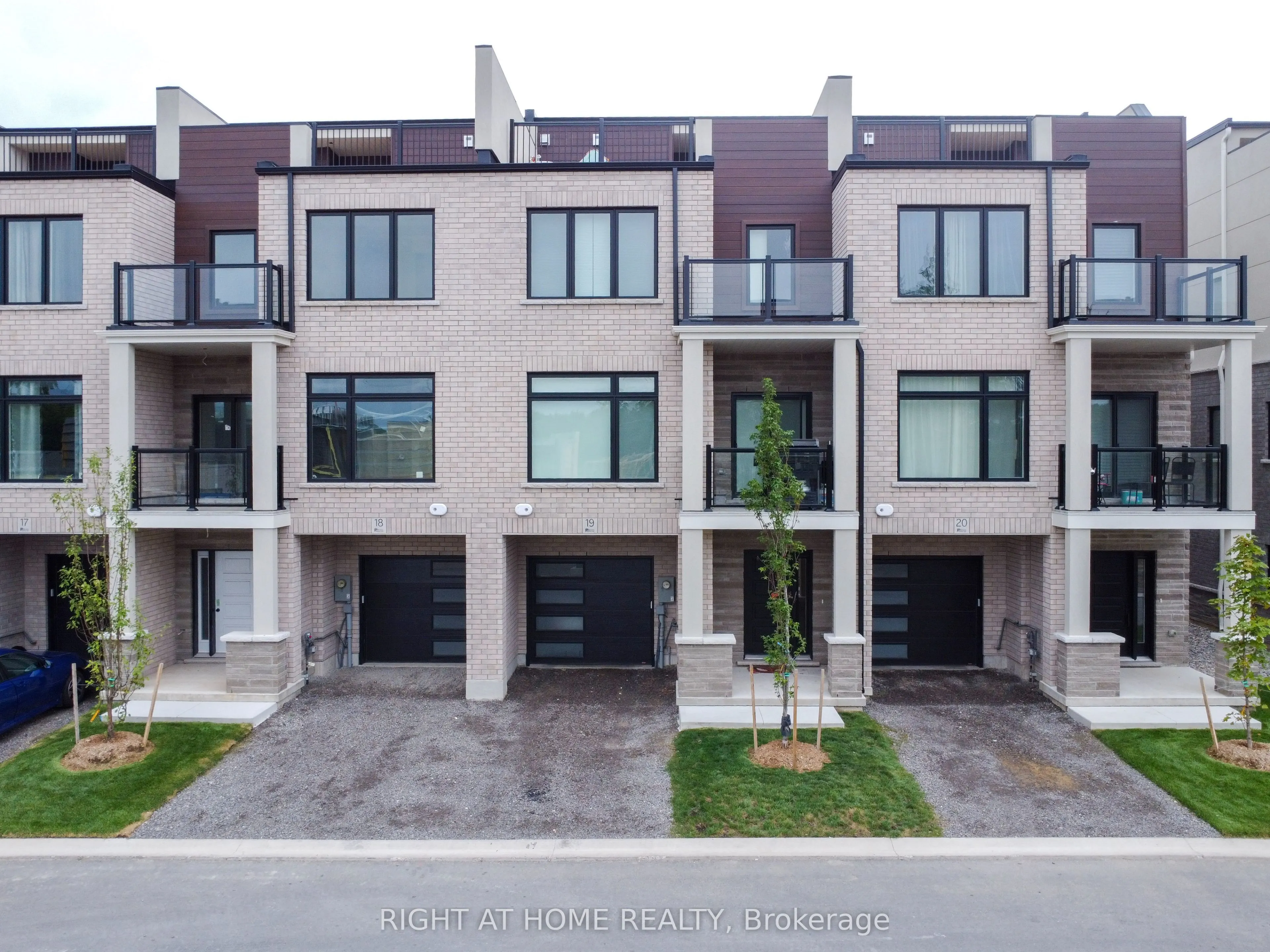 292 VINE Street, #19
