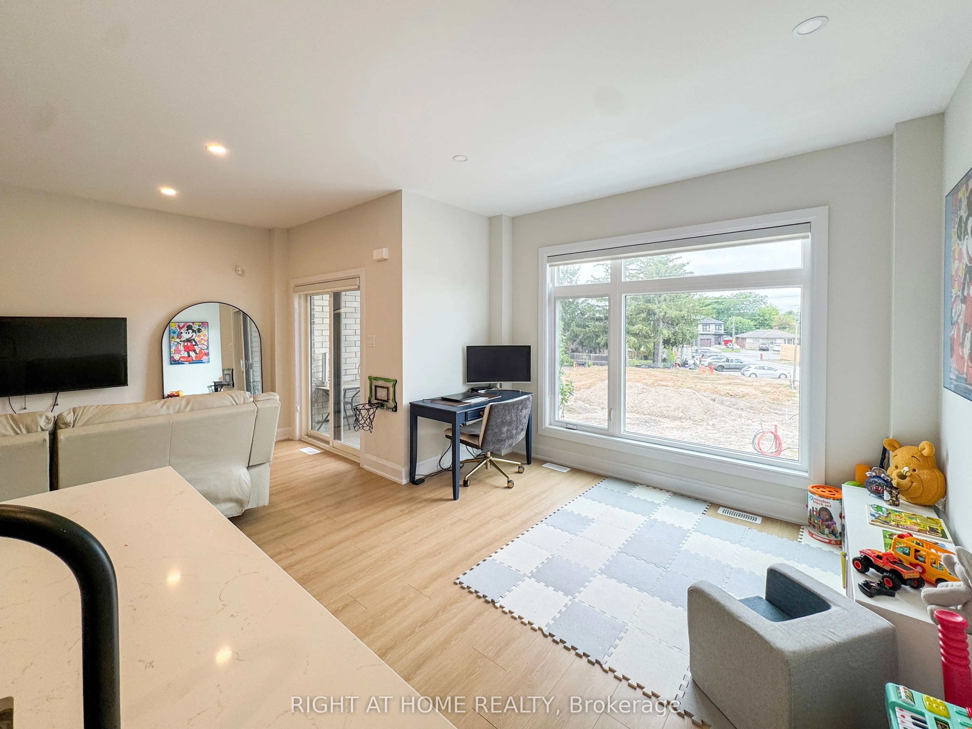 292 VINE Street, #19