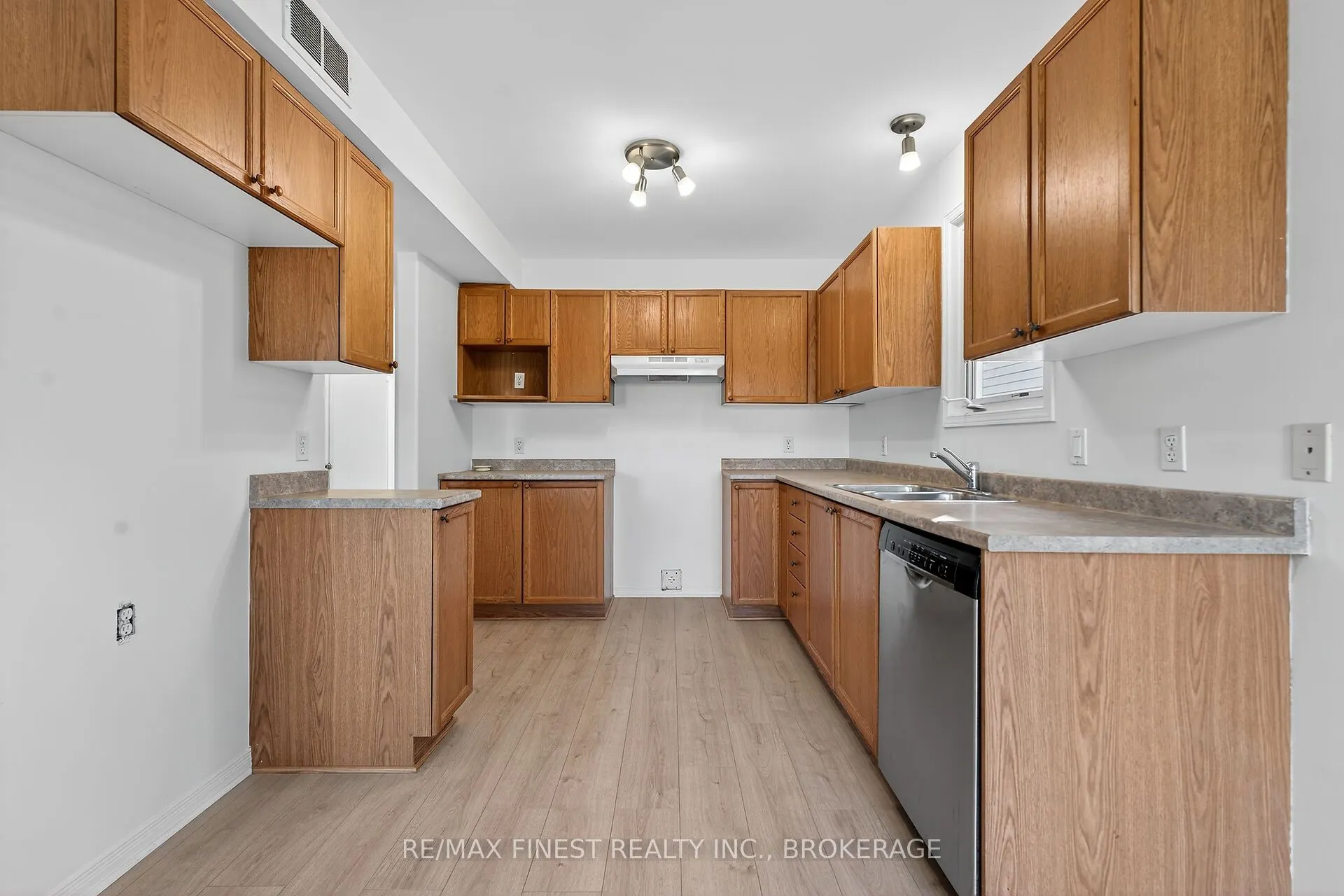 992 Bluffwood Avenue