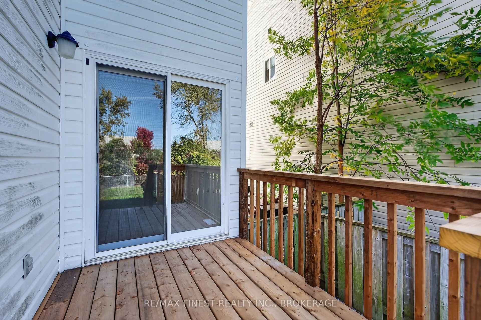 992 Bluffwood Avenue