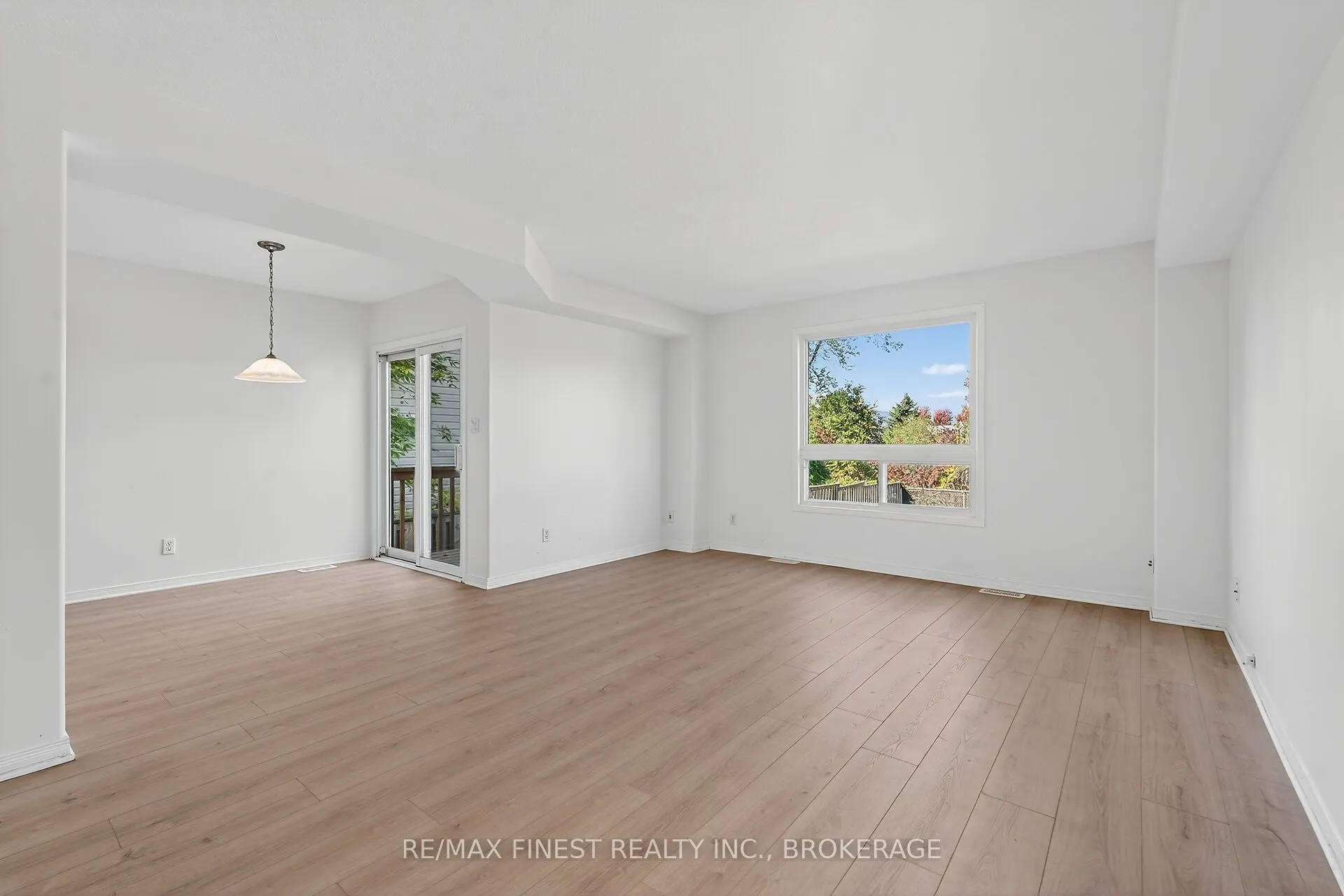 992 Bluffwood Avenue