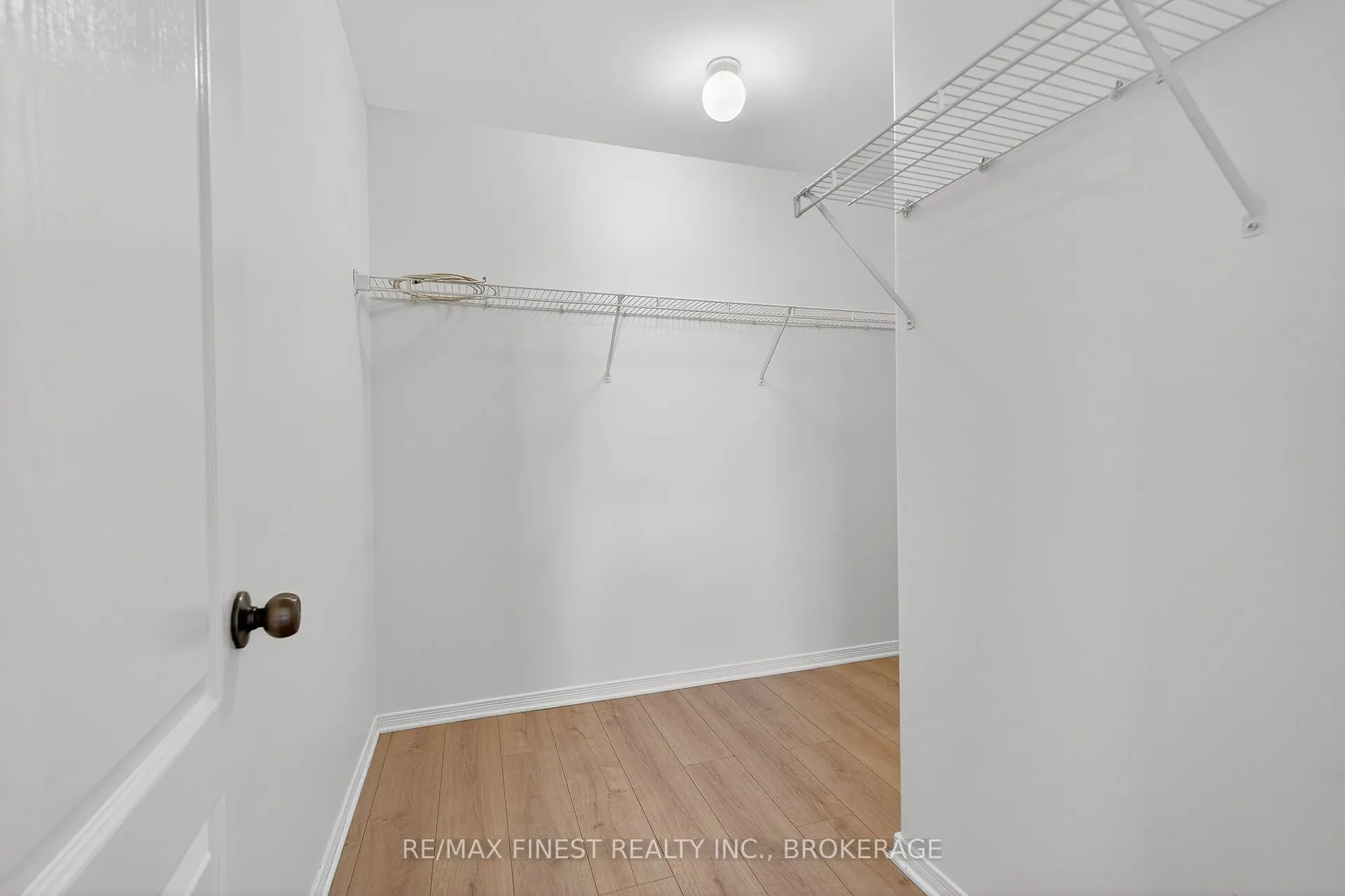 992 Bluffwood Avenue