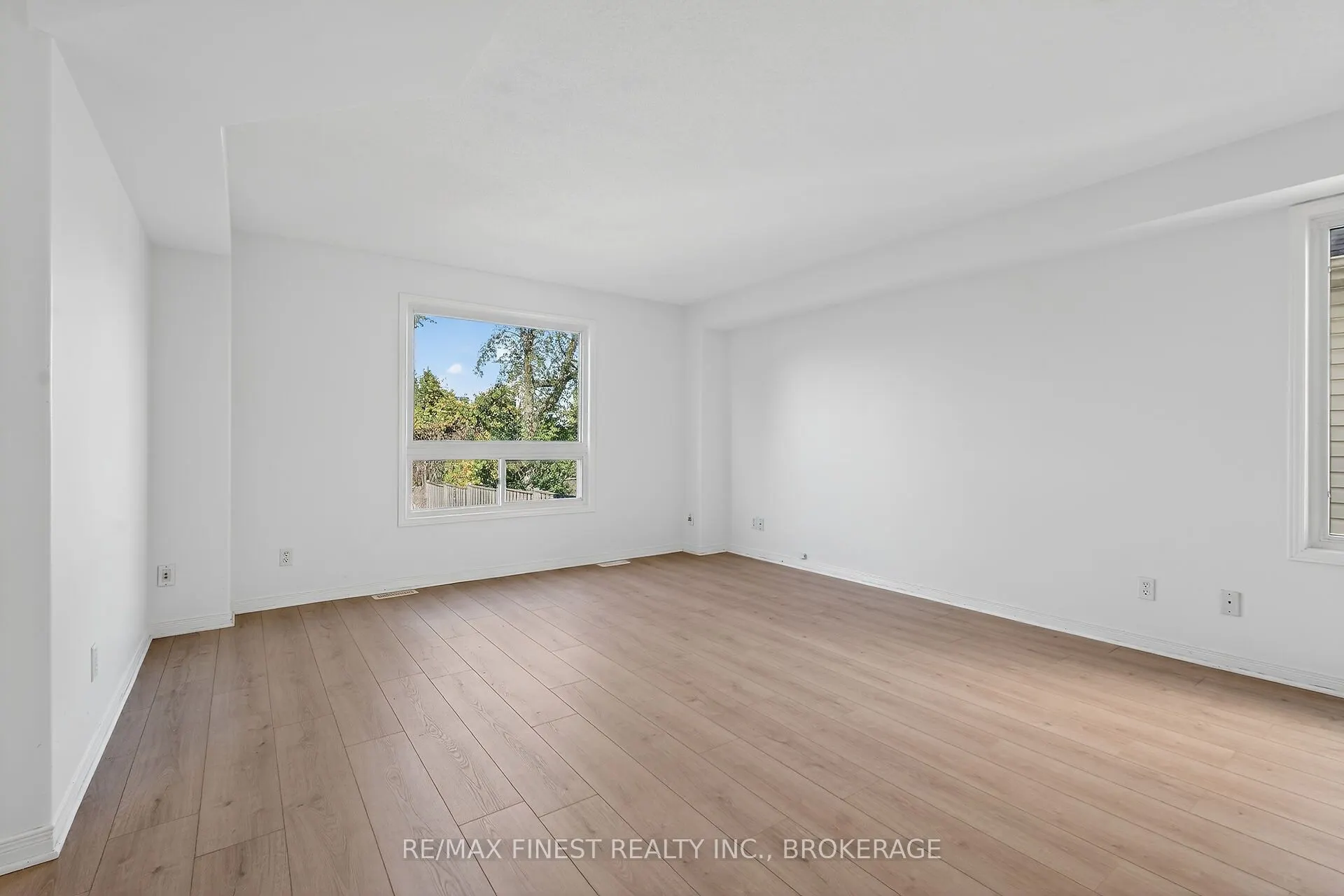 992 Bluffwood Avenue