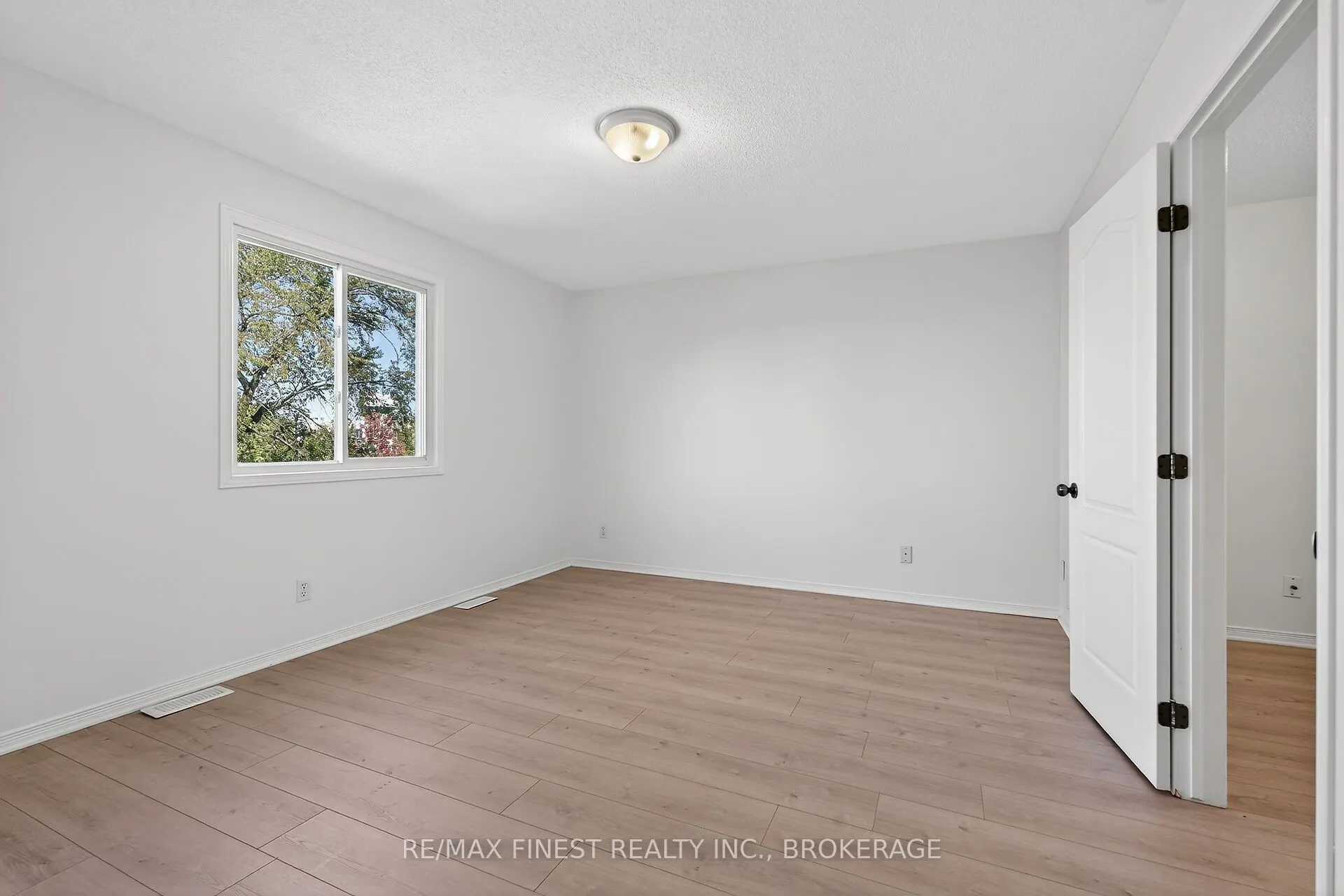 992 Bluffwood Avenue