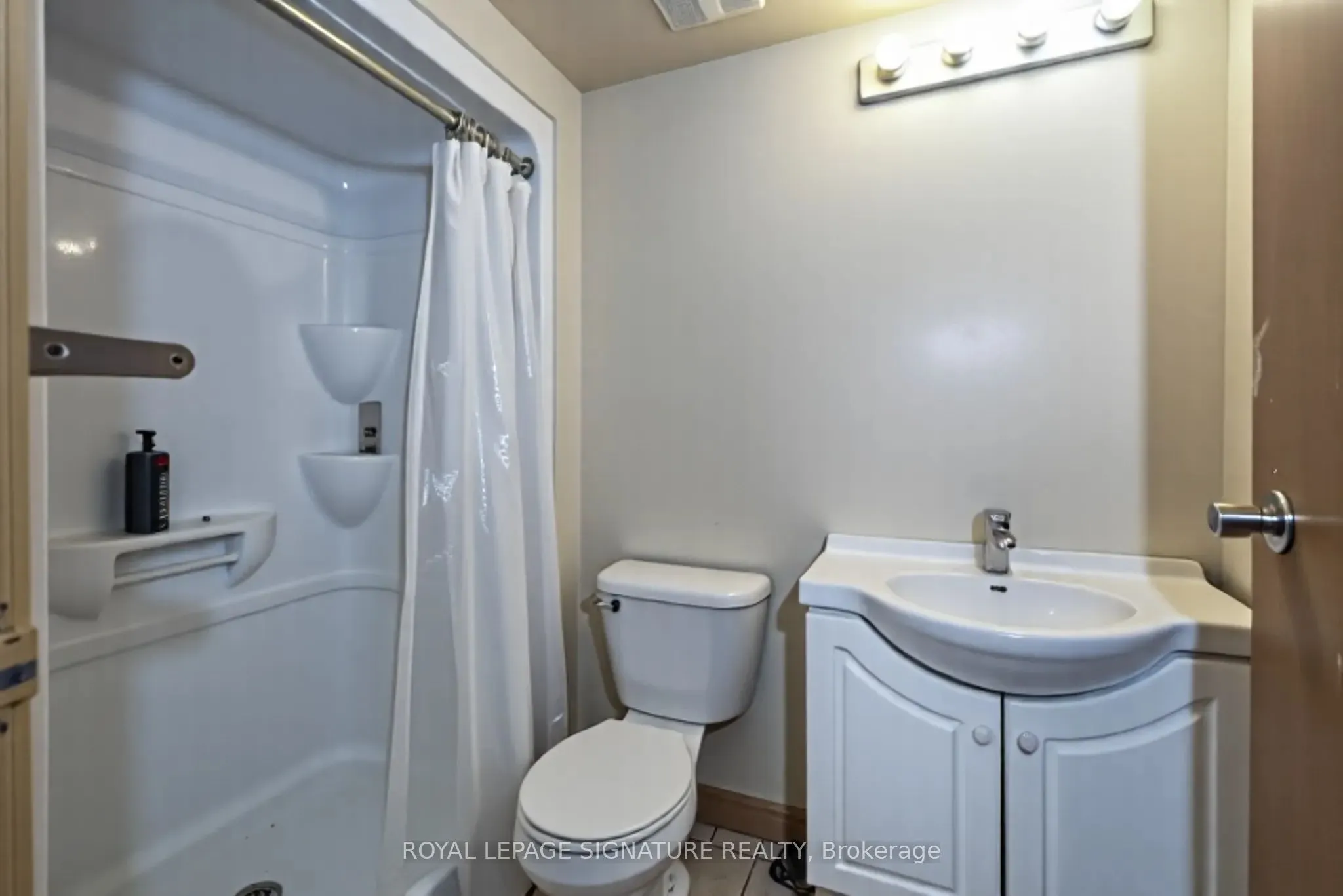 251 Lester Street, #304