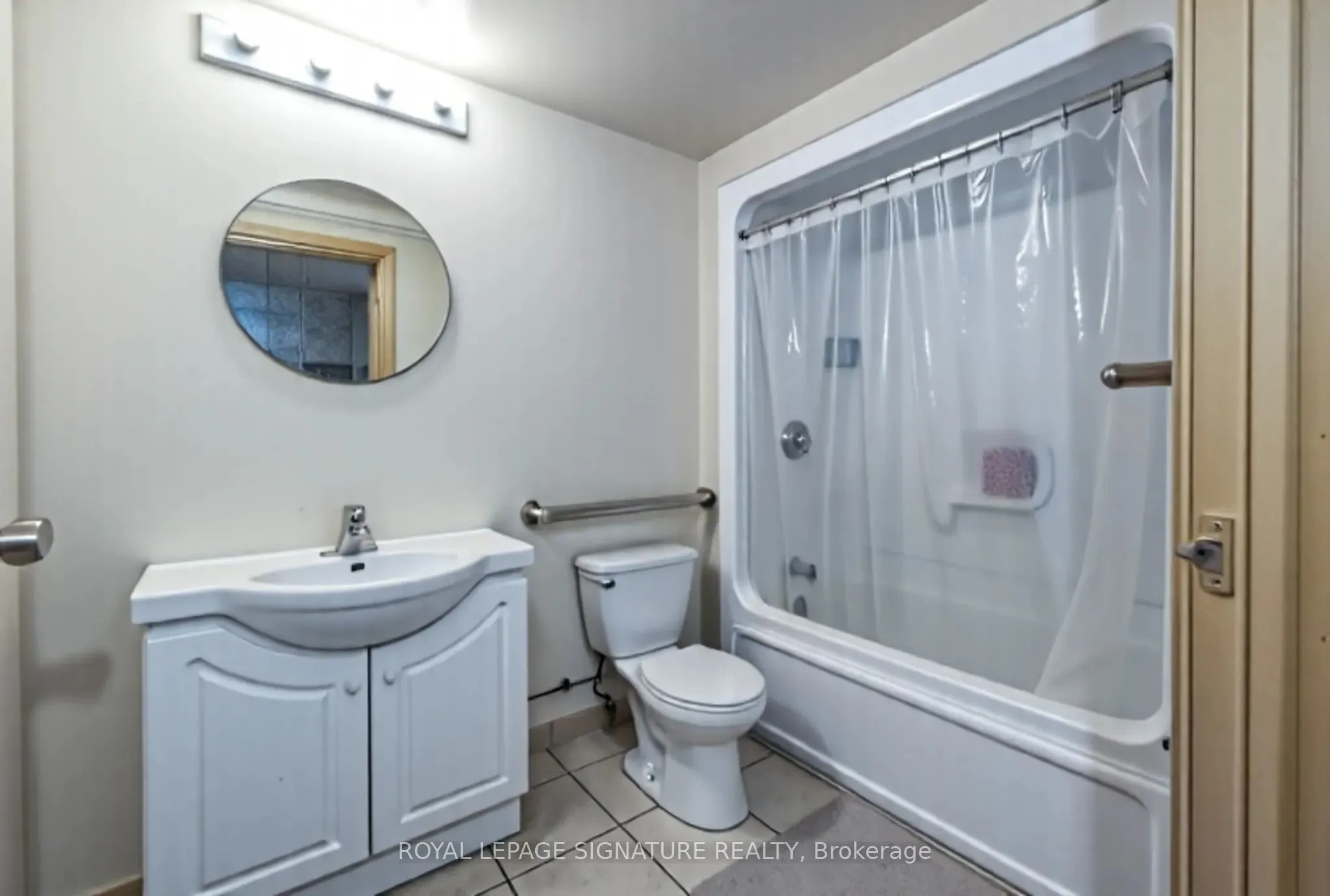251 Lester Street, #304
