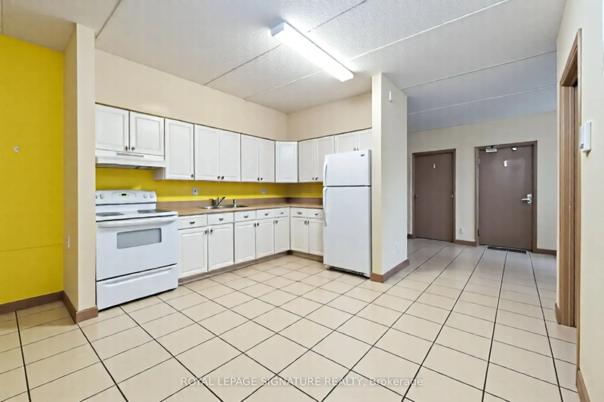 251 Lester Street, #304