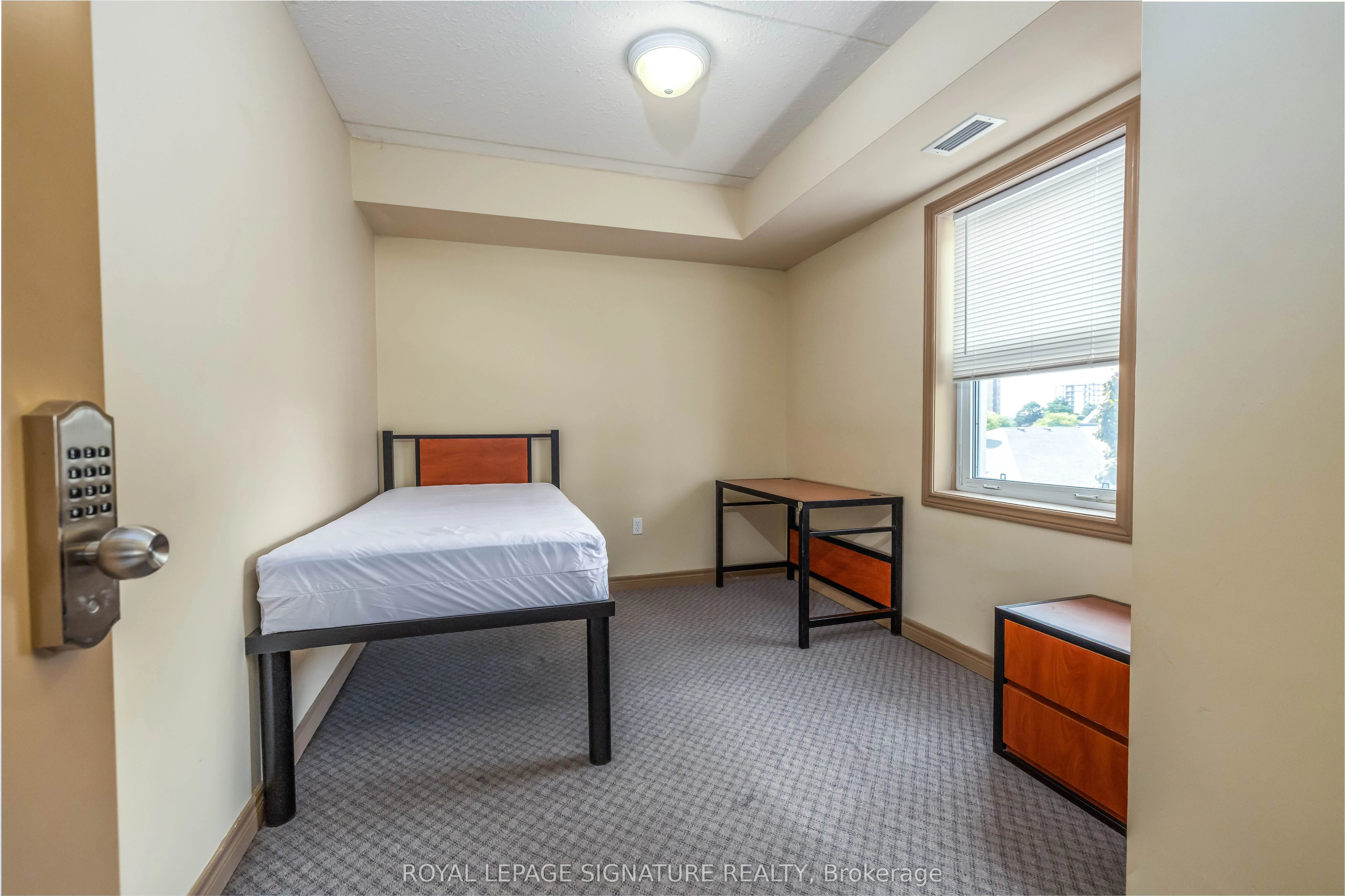 251 Lester Street, #304