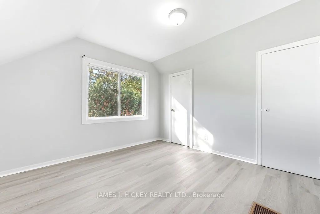 13 Thomson Crescent