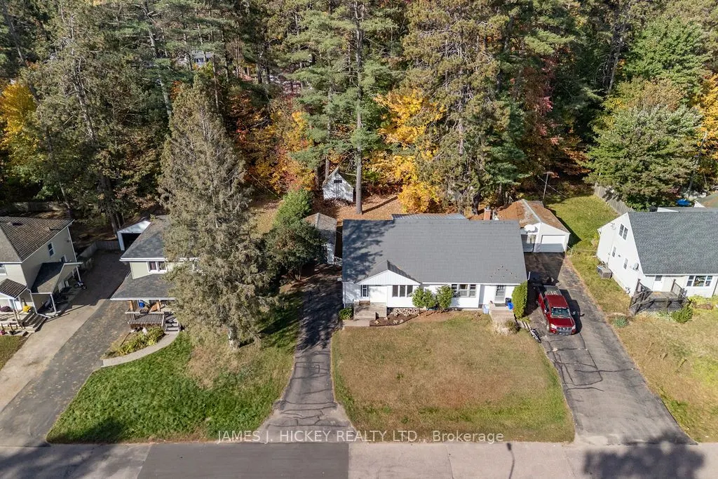 13 Thomson Crescent