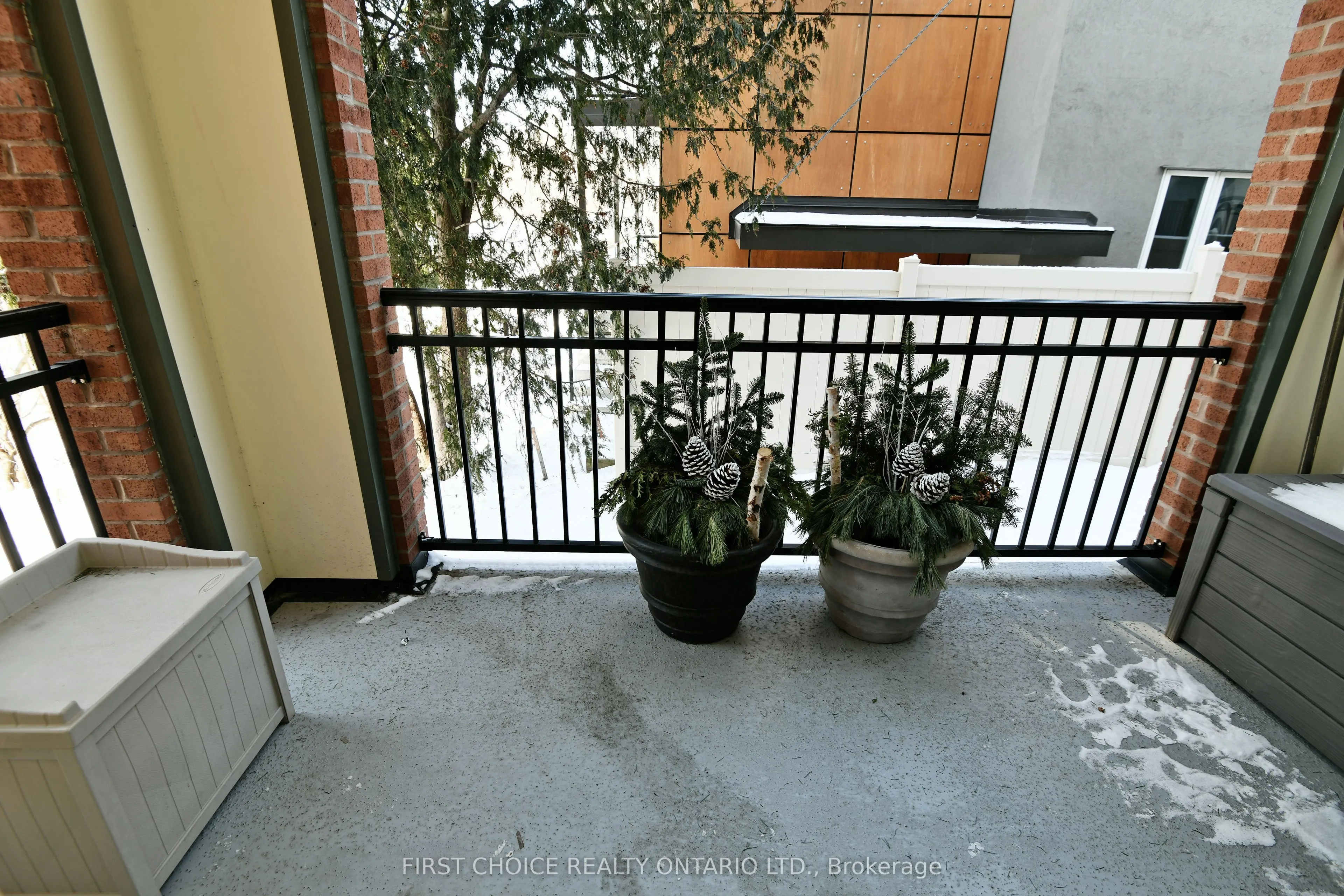 175 Woodbine Place, #104
