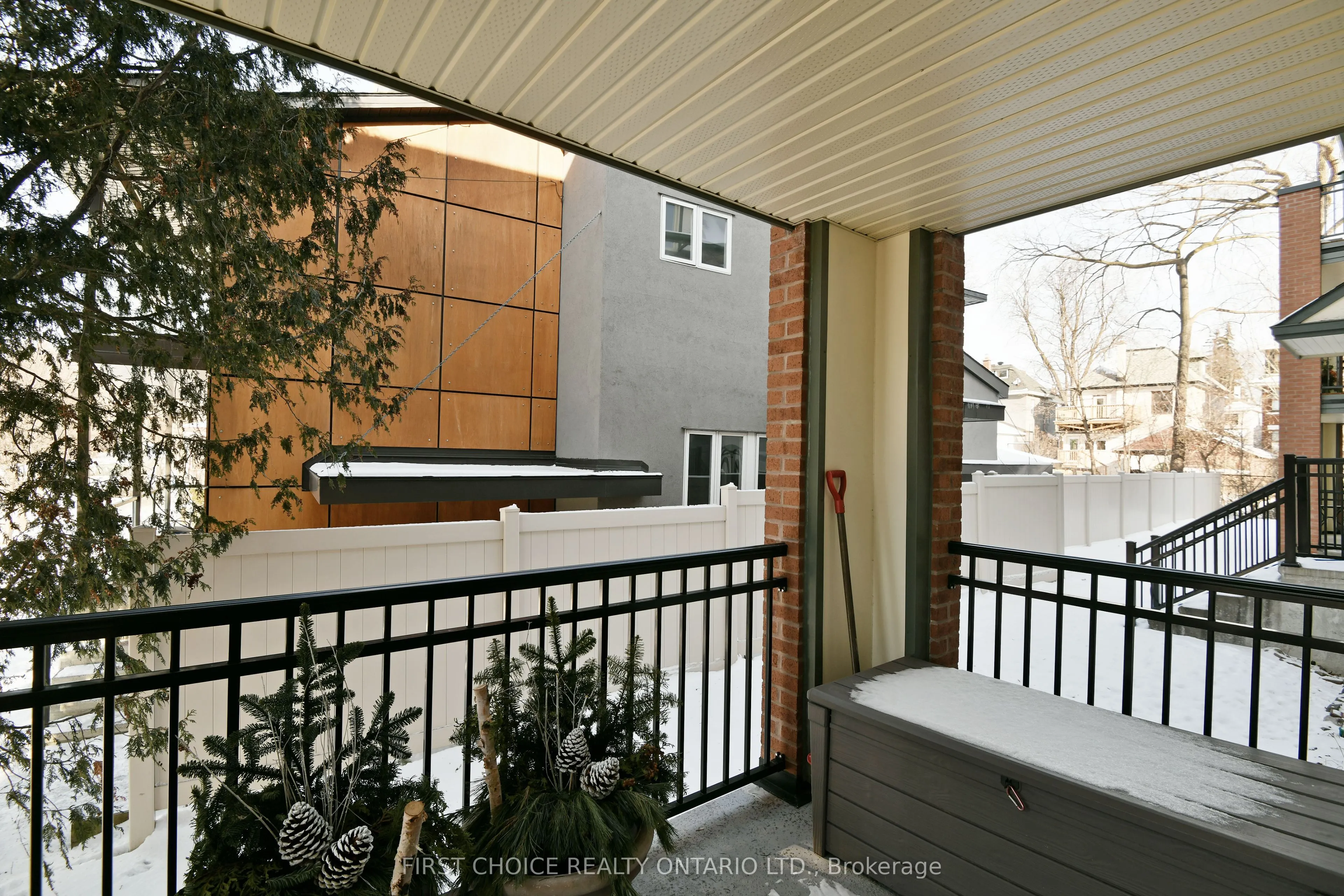 175 Woodbine Place, #104