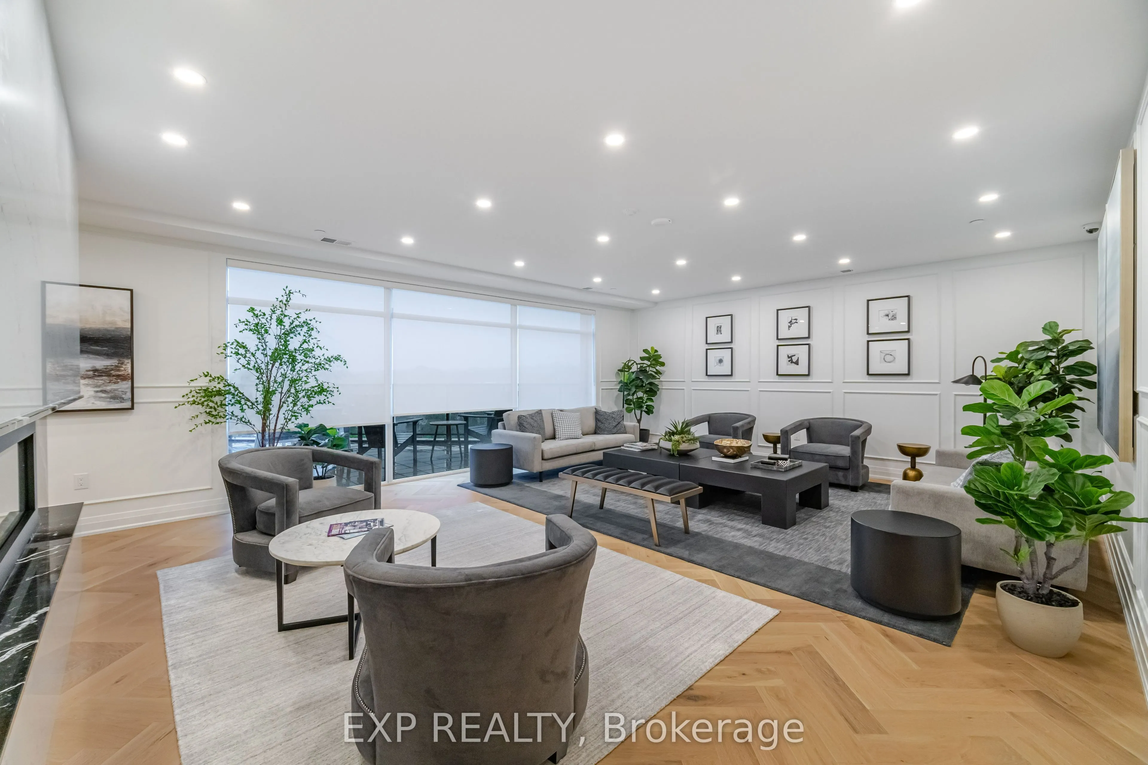 71 Wyndham Street S, #903