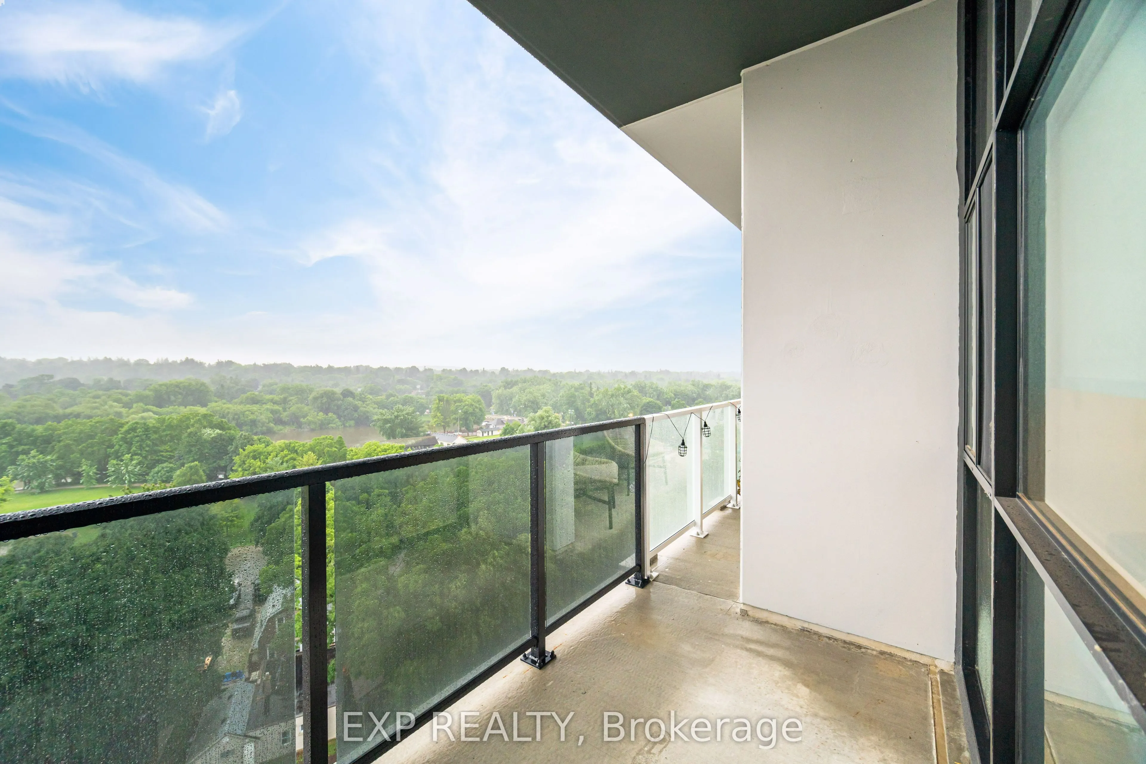 71 Wyndham Street S, #903
