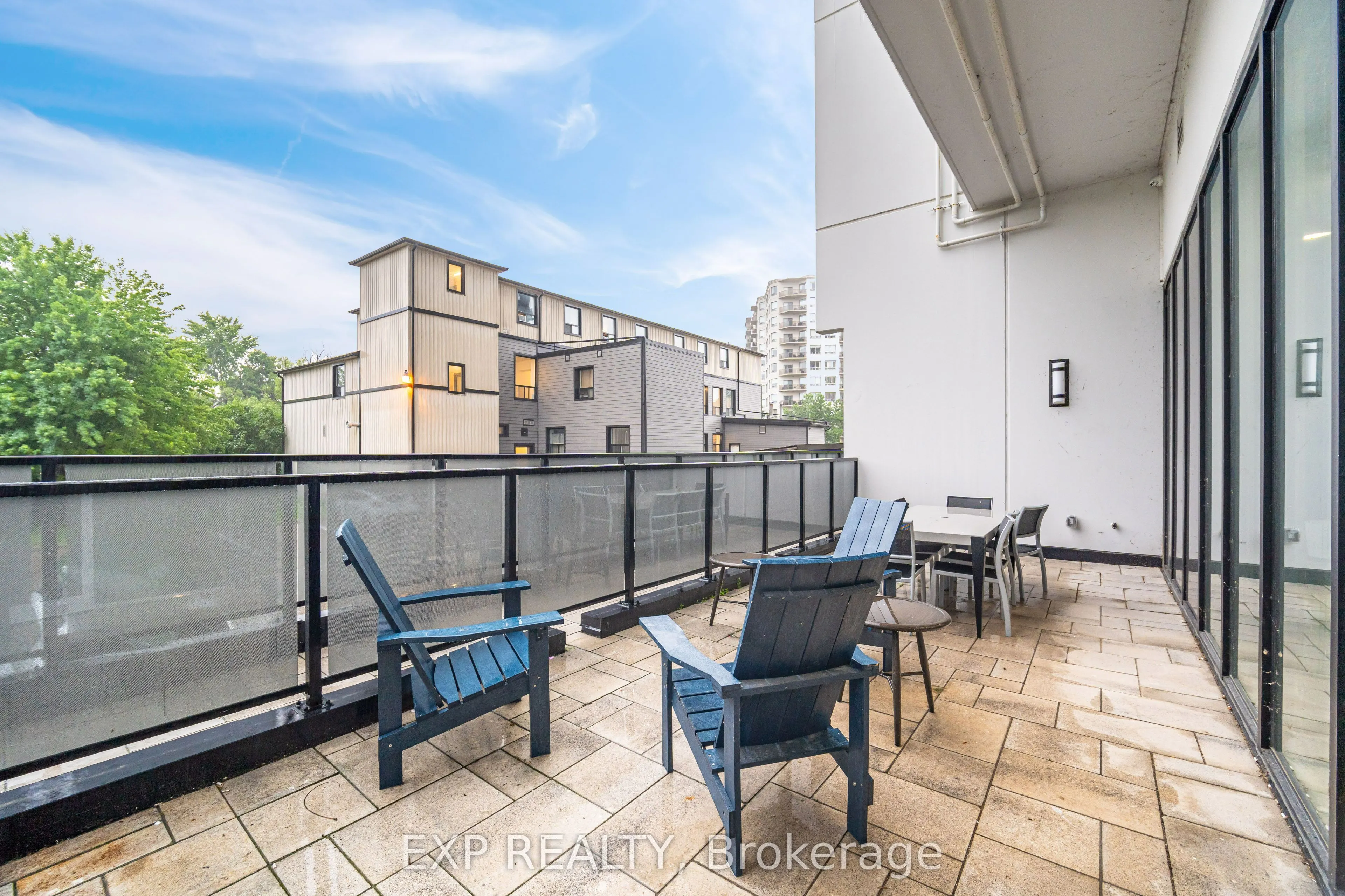 71 Wyndham Street S, #903