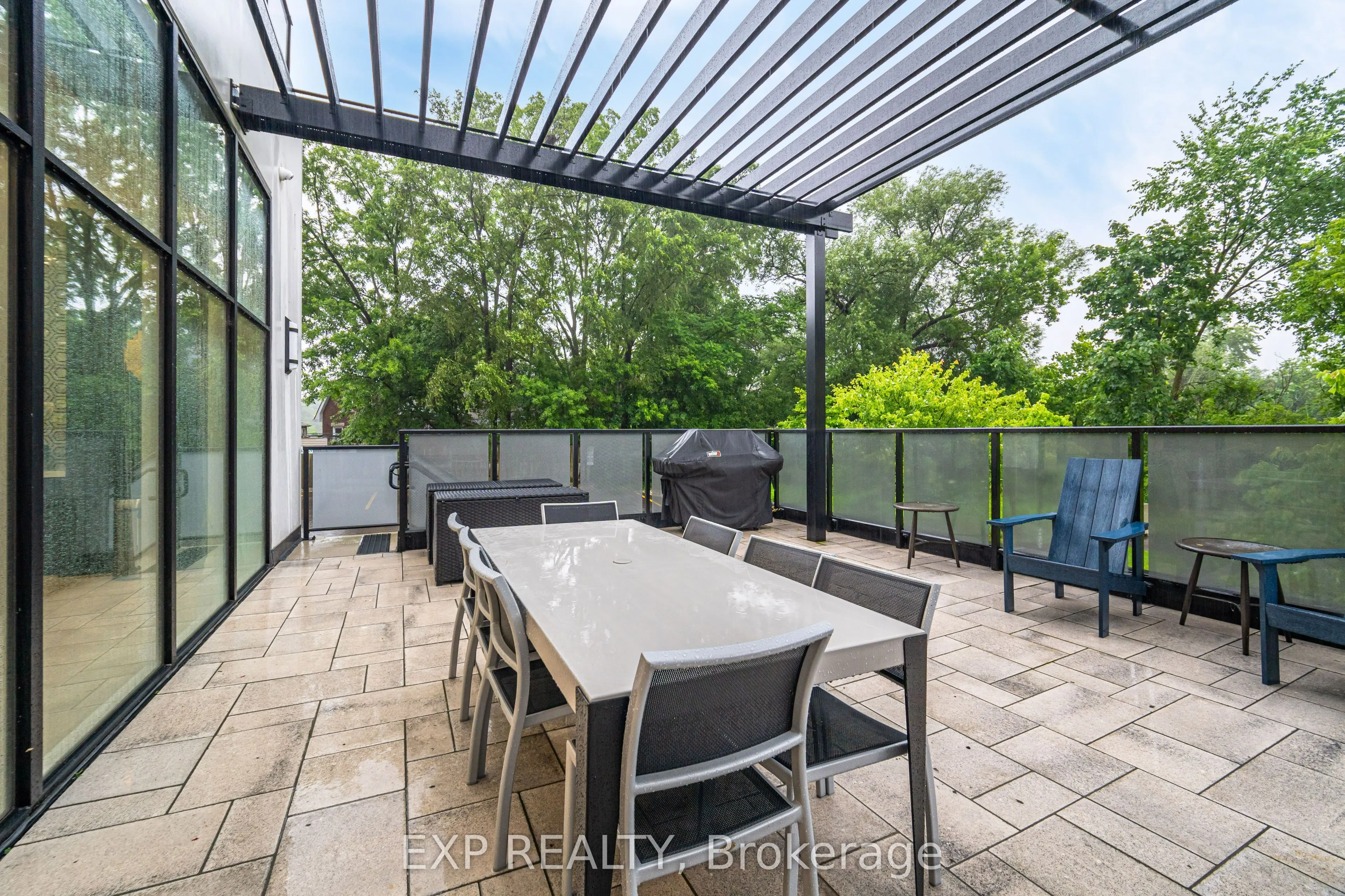 71 Wyndham Street S, #903