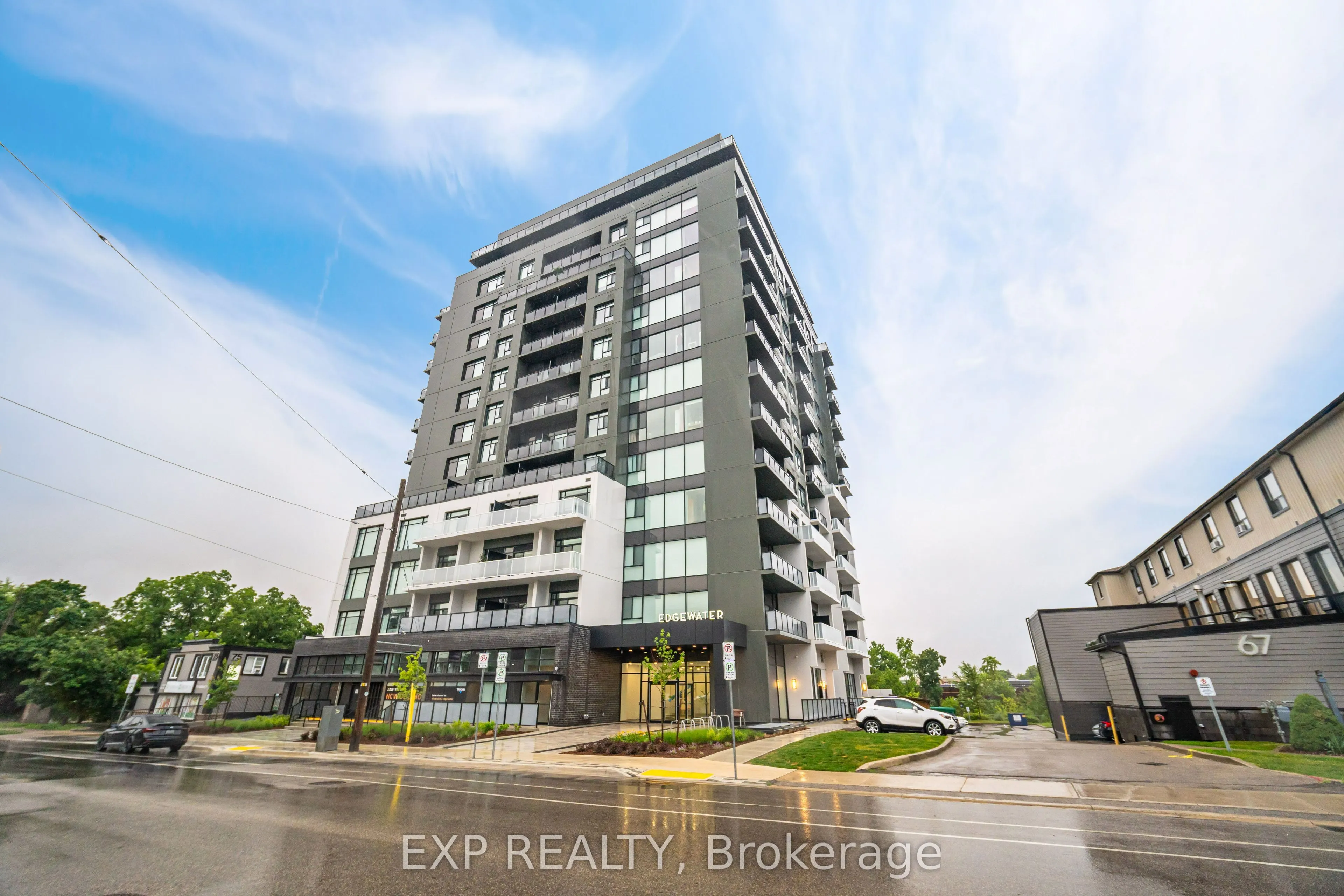 71 Wyndham Street S, #903