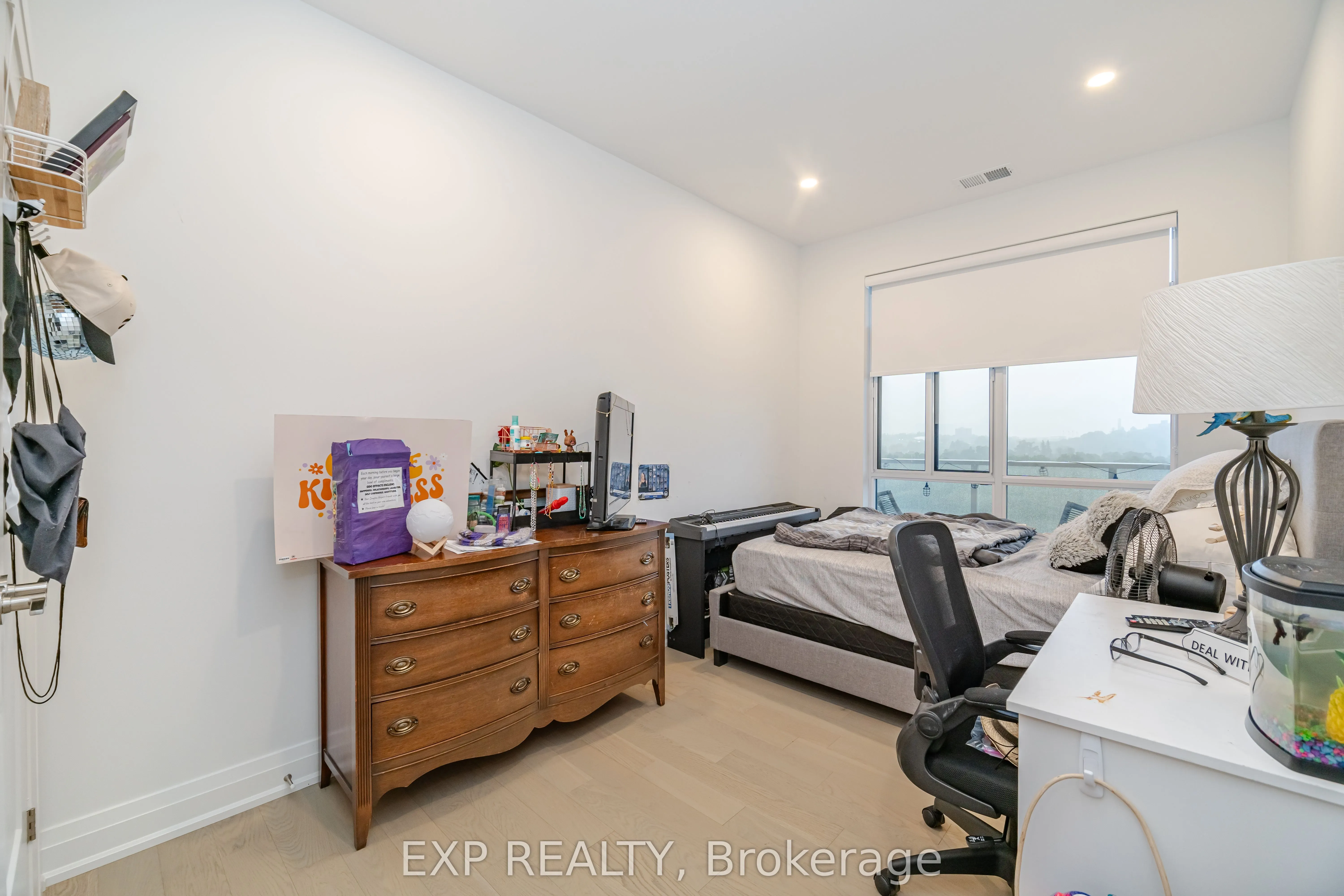 71 Wyndham Street S, #903