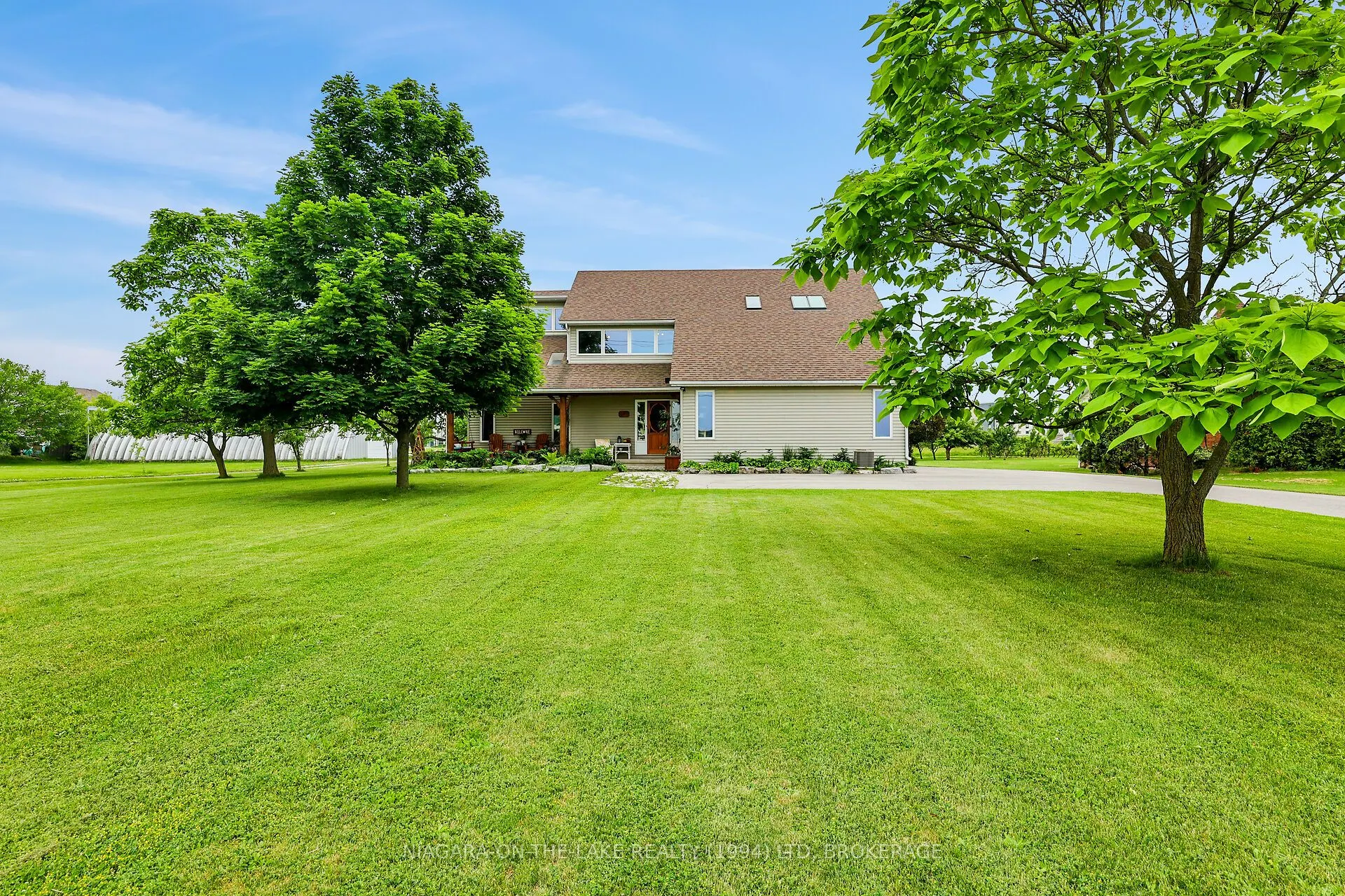 445 QUEENSTON Road