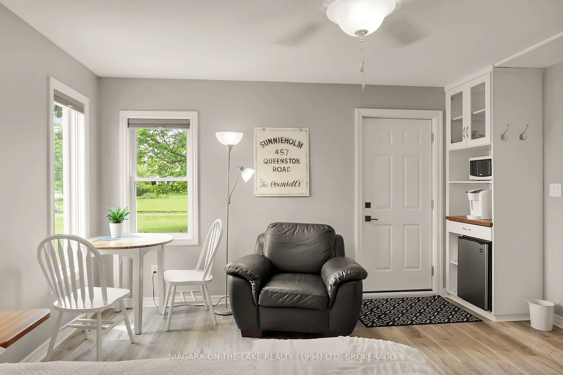 445 QUEENSTON Road