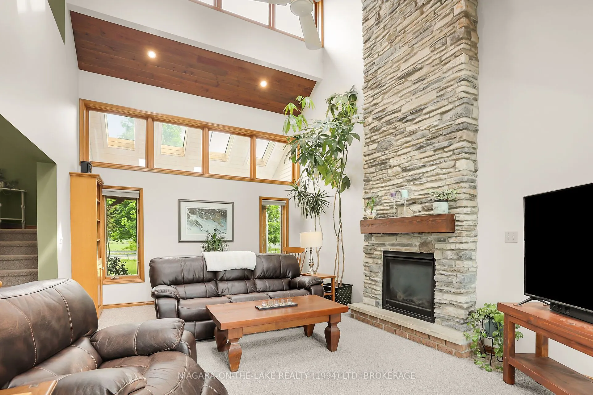 445 QUEENSTON Road
