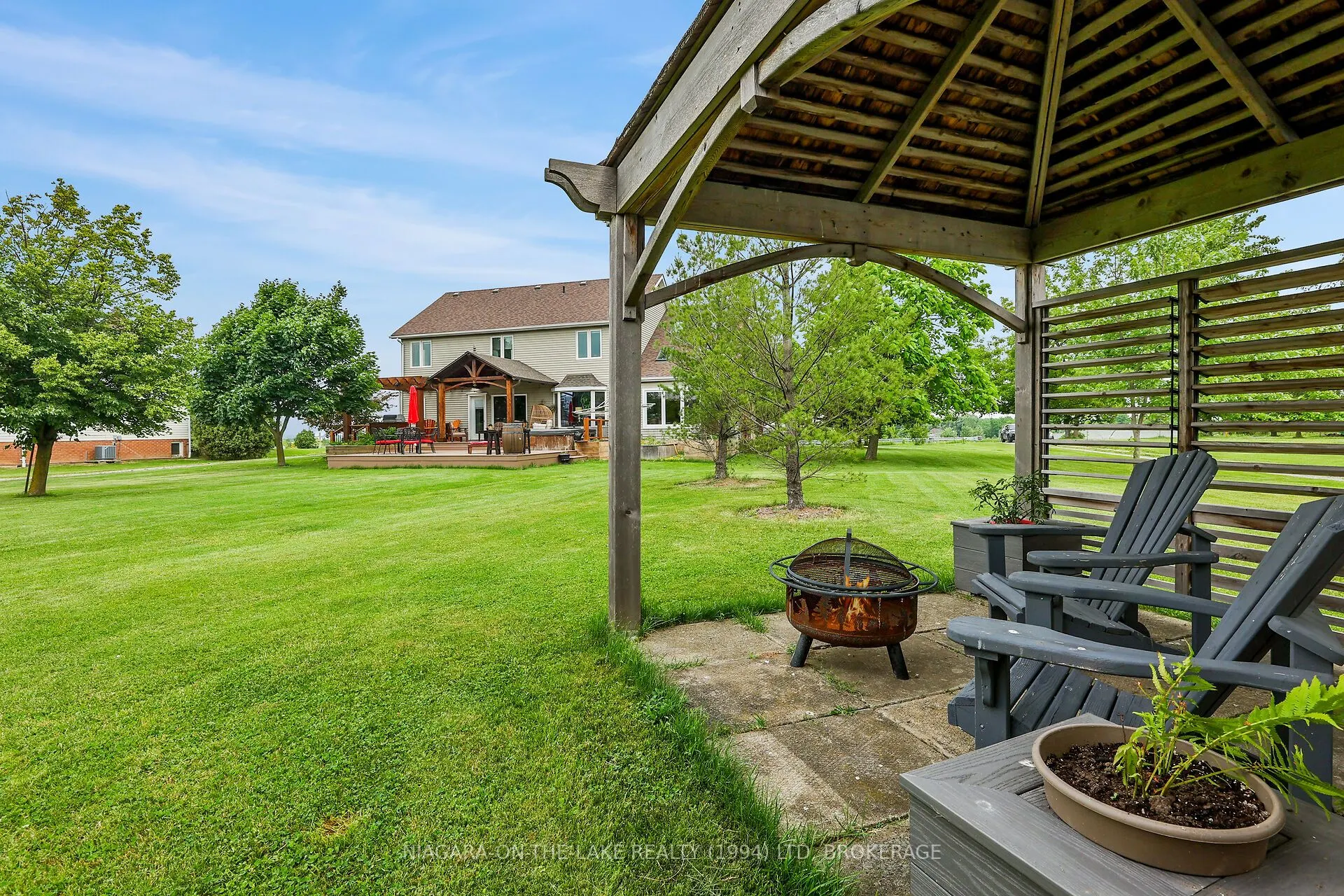 445 QUEENSTON Road