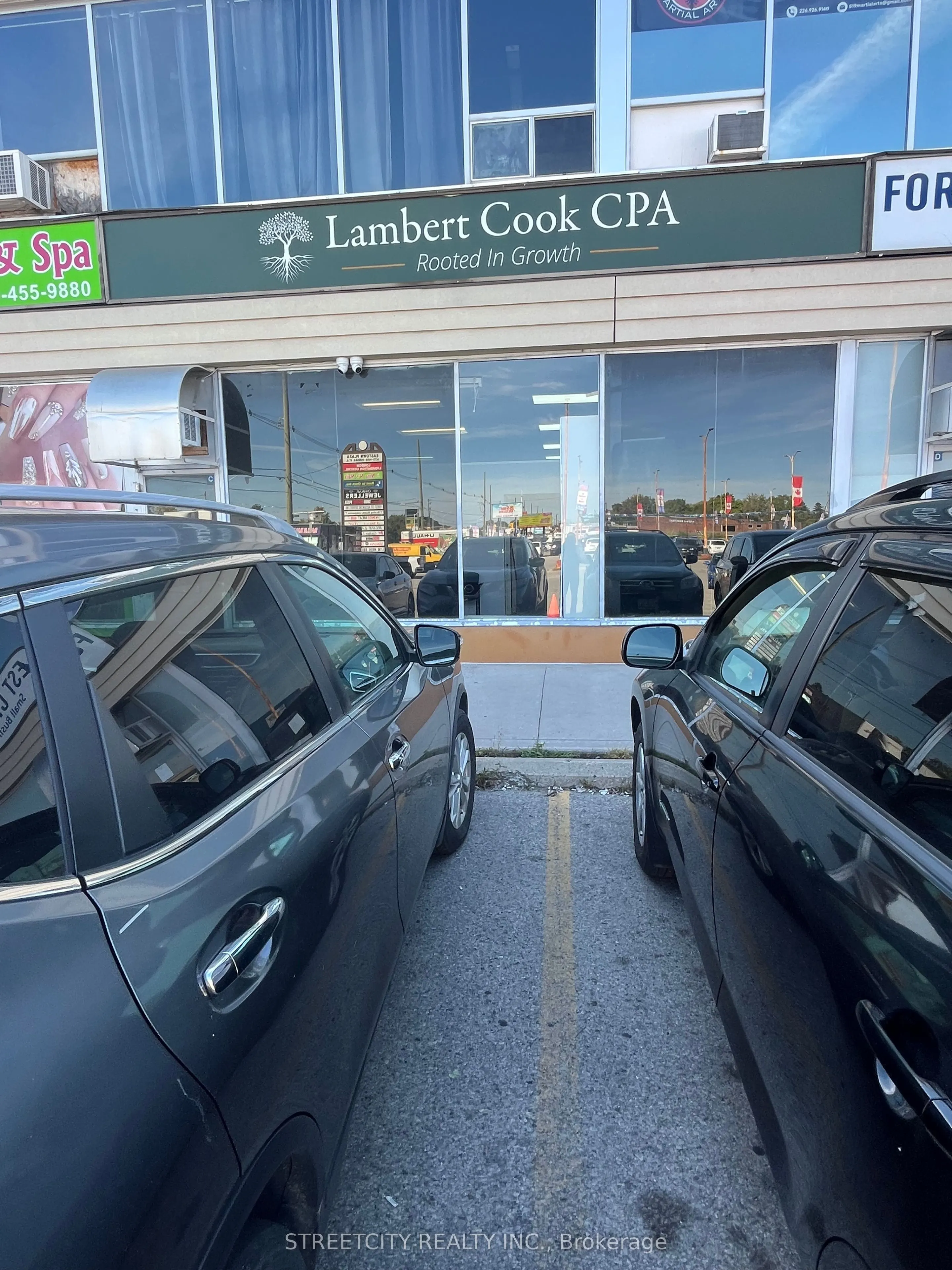1472 Dundas Street, #Unit C