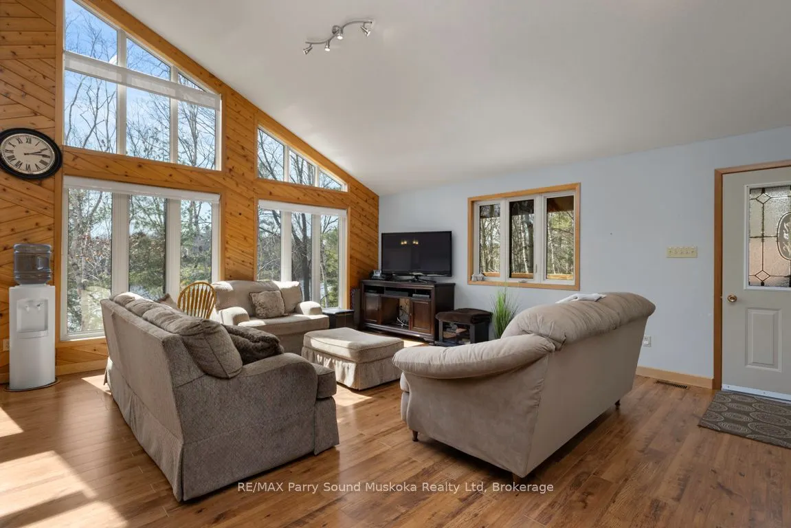 38 Shebeshekong Estates Road S
