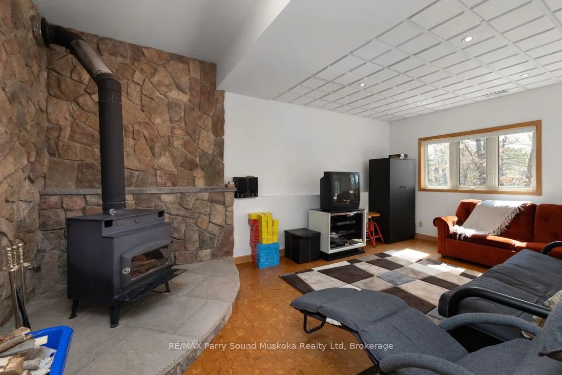 38 Shebeshekong Estates Road S