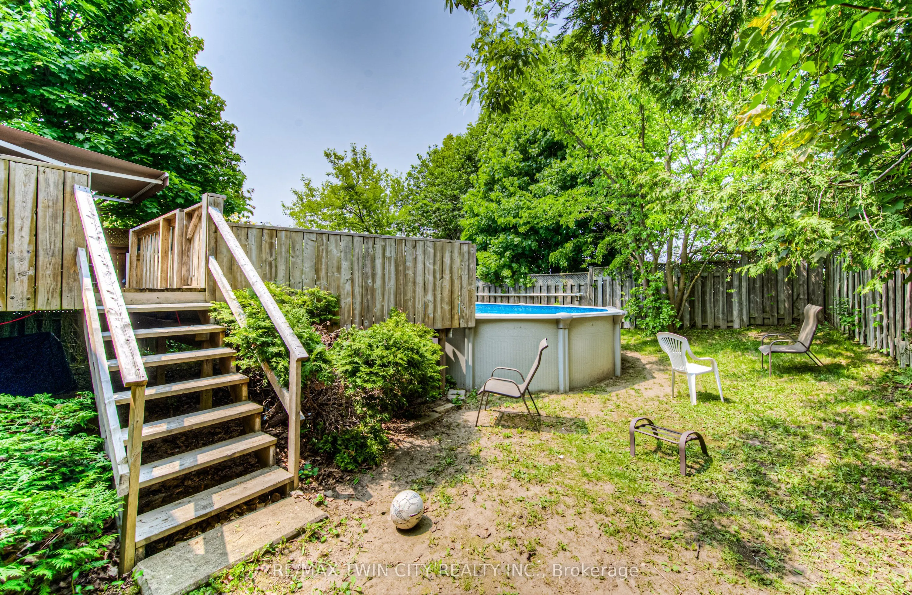 82 Roseneath Crescent